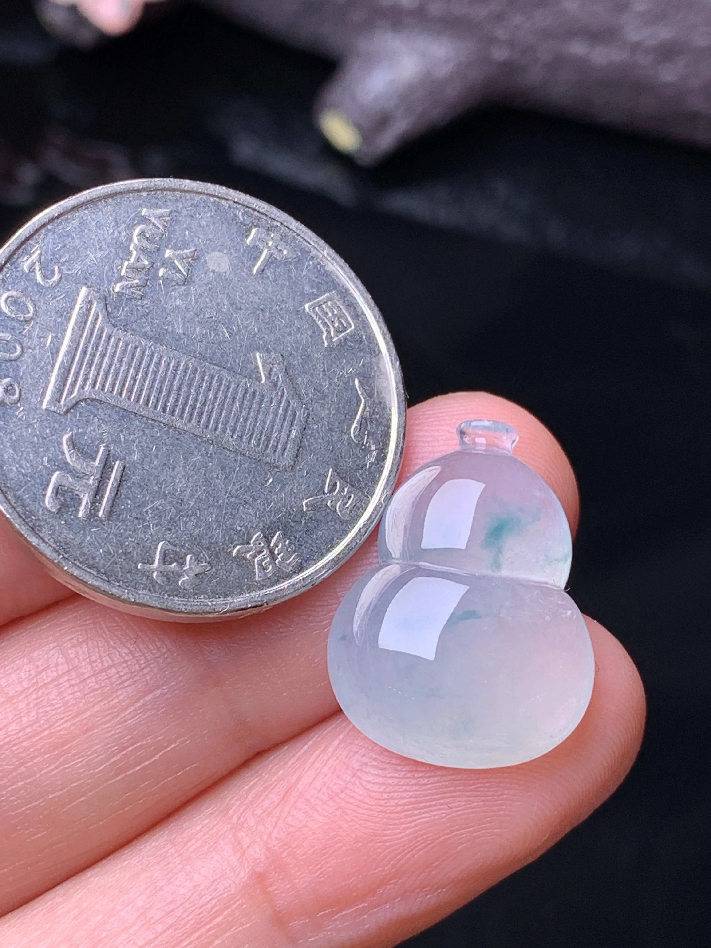 镶嵌款 冰种葫芦吊坠 玉质细腻 色泽清新艳丽 整体尺寸19*14.2*6.2