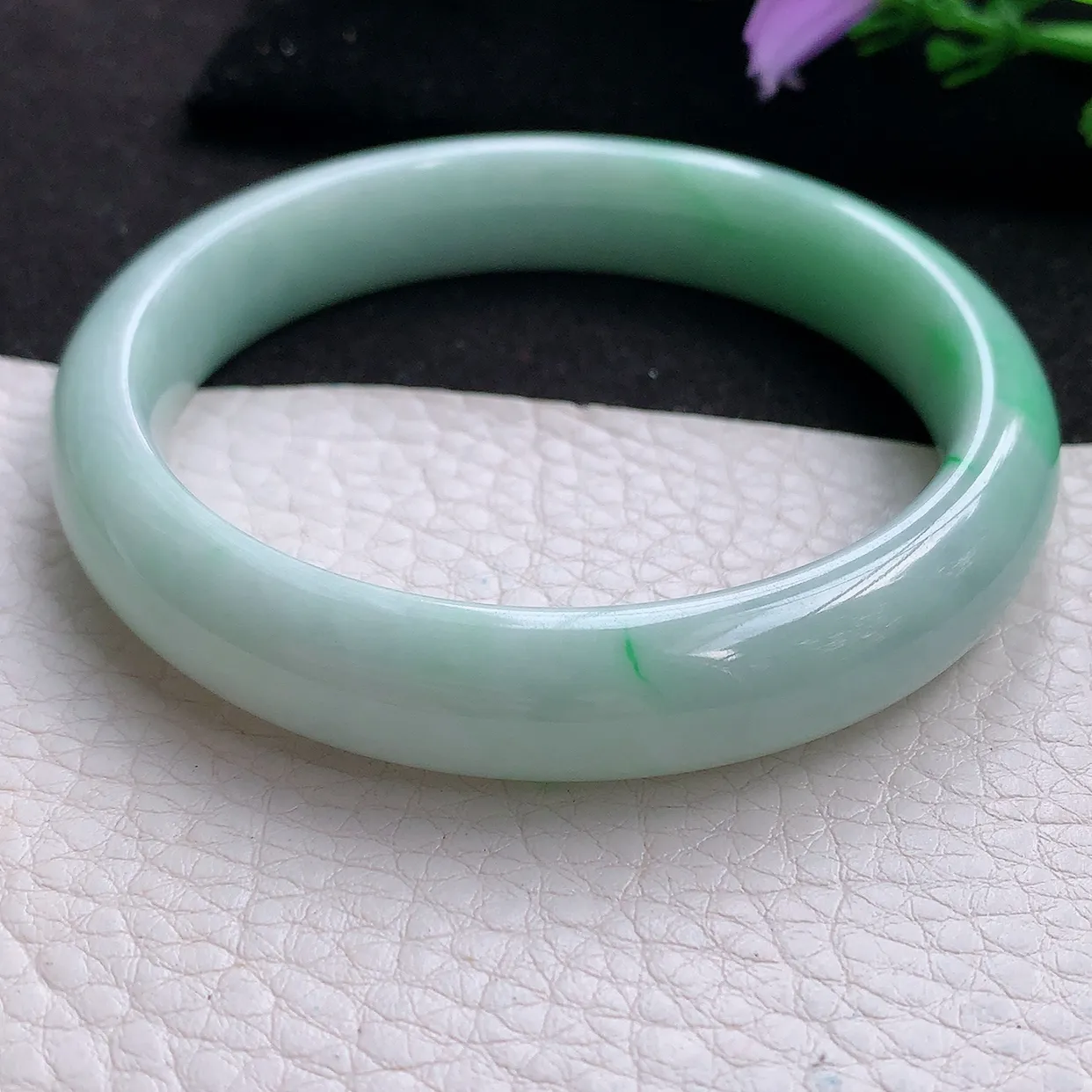 jm大圈口60*12.3*8.5平安镯 天然翡翠A货飘绿玉手镯水润宽边玉手环