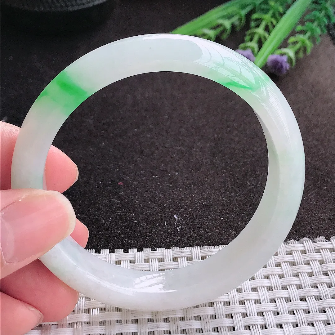 实拍A货翡翠57/12.7/8.1老坑冰胶水灵飘阳绿手镯宽边玉镯手环