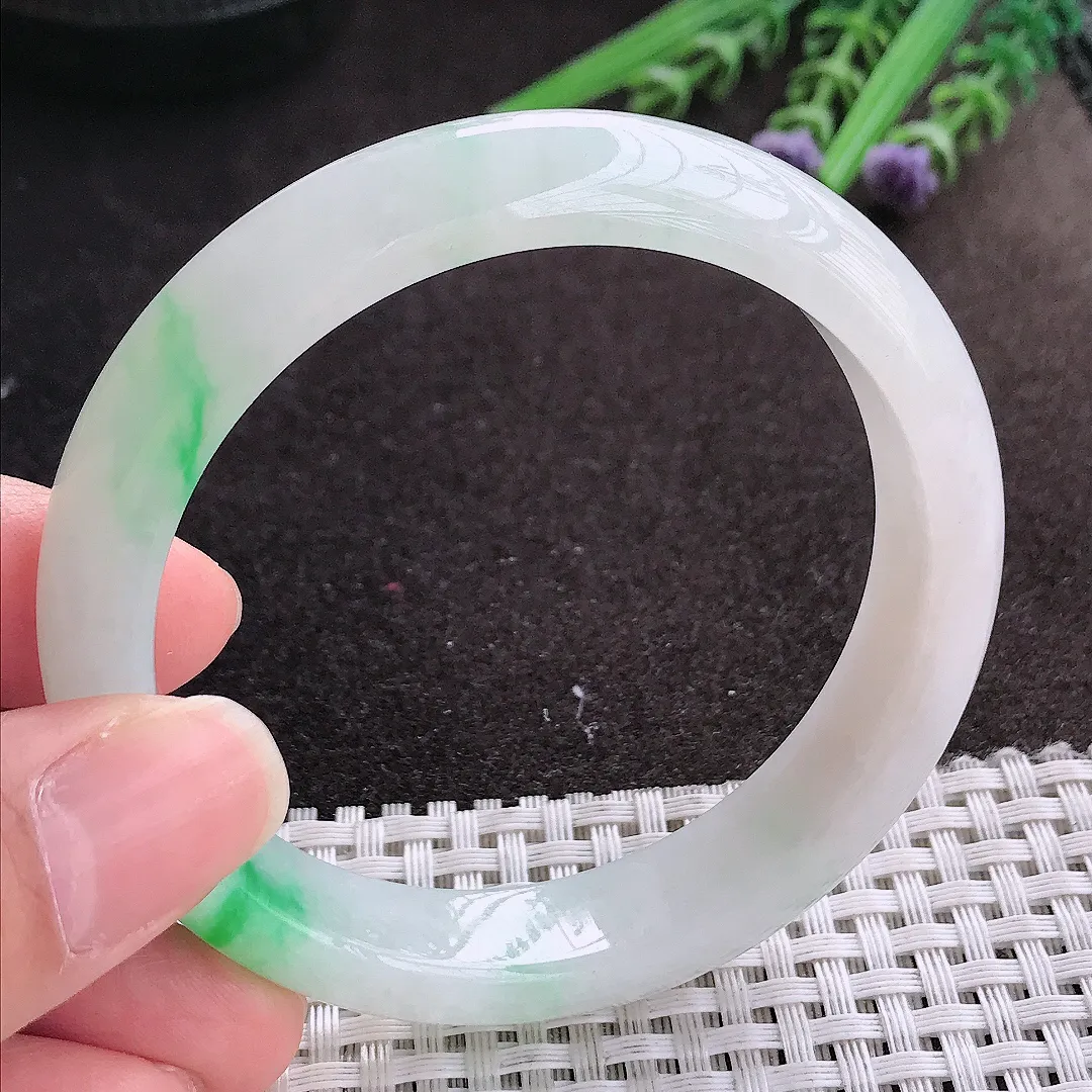 实拍A货翡翠57/12.7/8.1老坑冰胶水灵飘阳绿手镯宽边玉镯手环