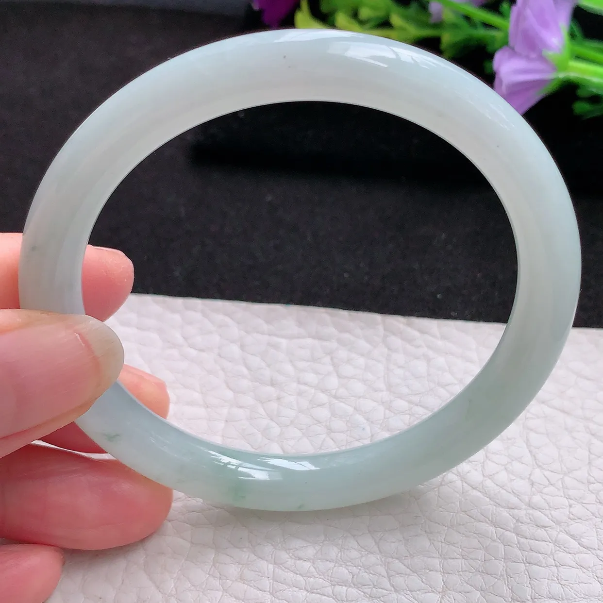 xx实拍57*8.2美人镯 天然翡翠A货飘花水润圆条玉手环 叮当镯