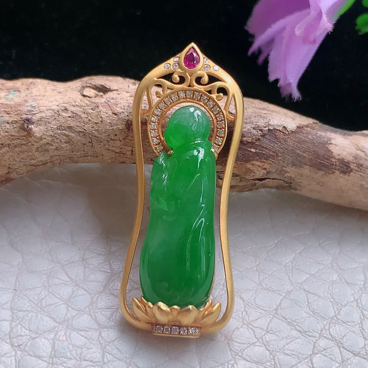 axm自然光34.7*13.5*6.6天然缅甸翡翠a货飘冰阳悟道 佛主玉吊坠 玉挂件