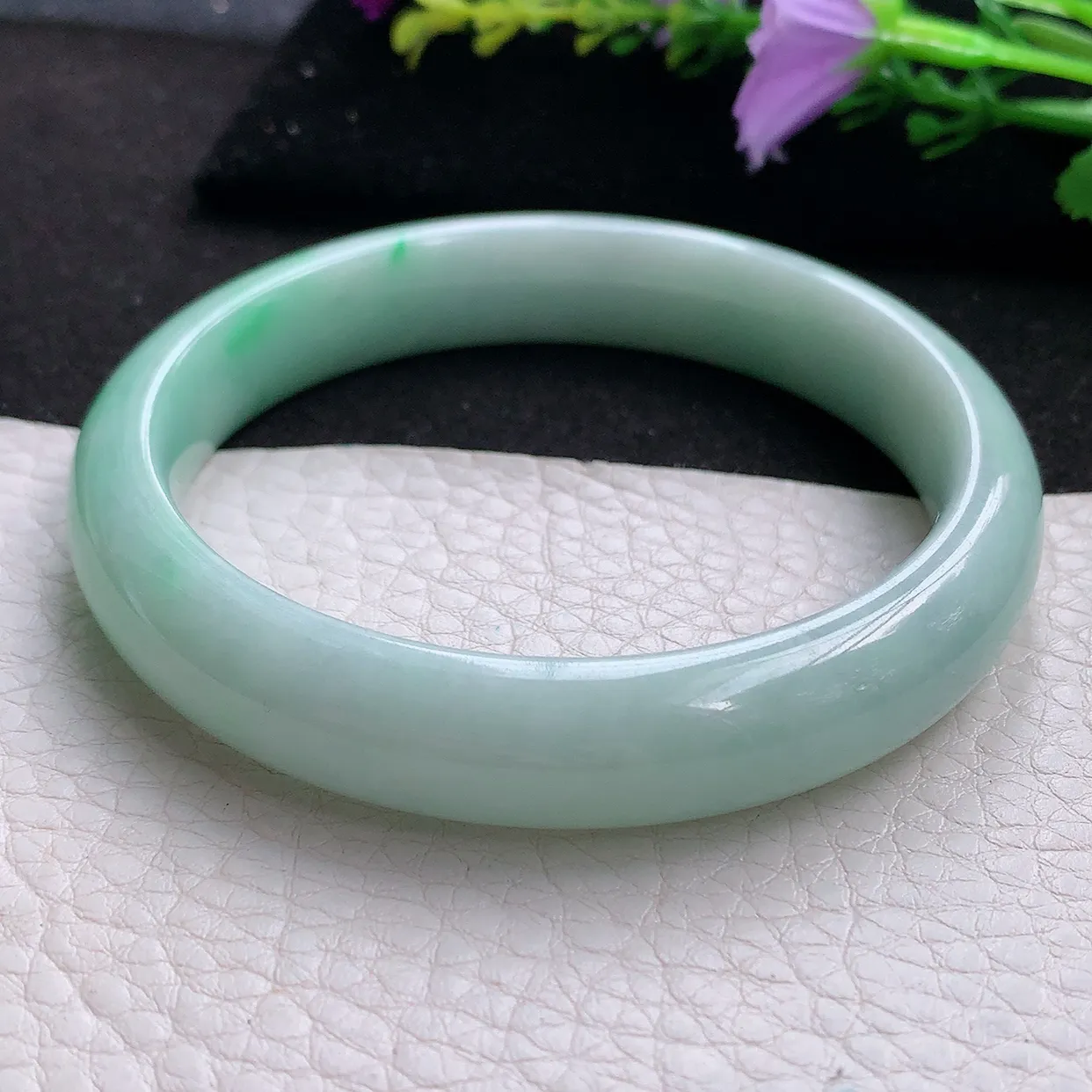 jm大圈口60*12.3*8.5平安镯 天然翡翠A货飘绿玉手镯水润宽边玉手环