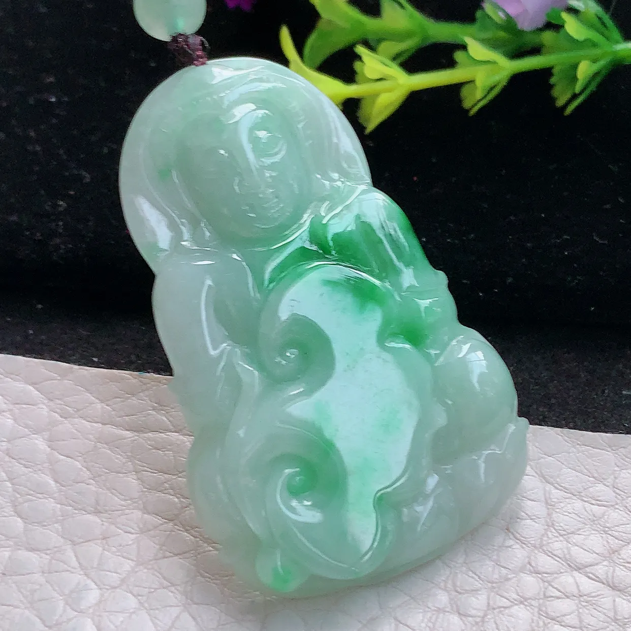 zen实拍49.3*31.5*6缅甸天然翡翠飘辣绿观音玉吊坠 玉挂件