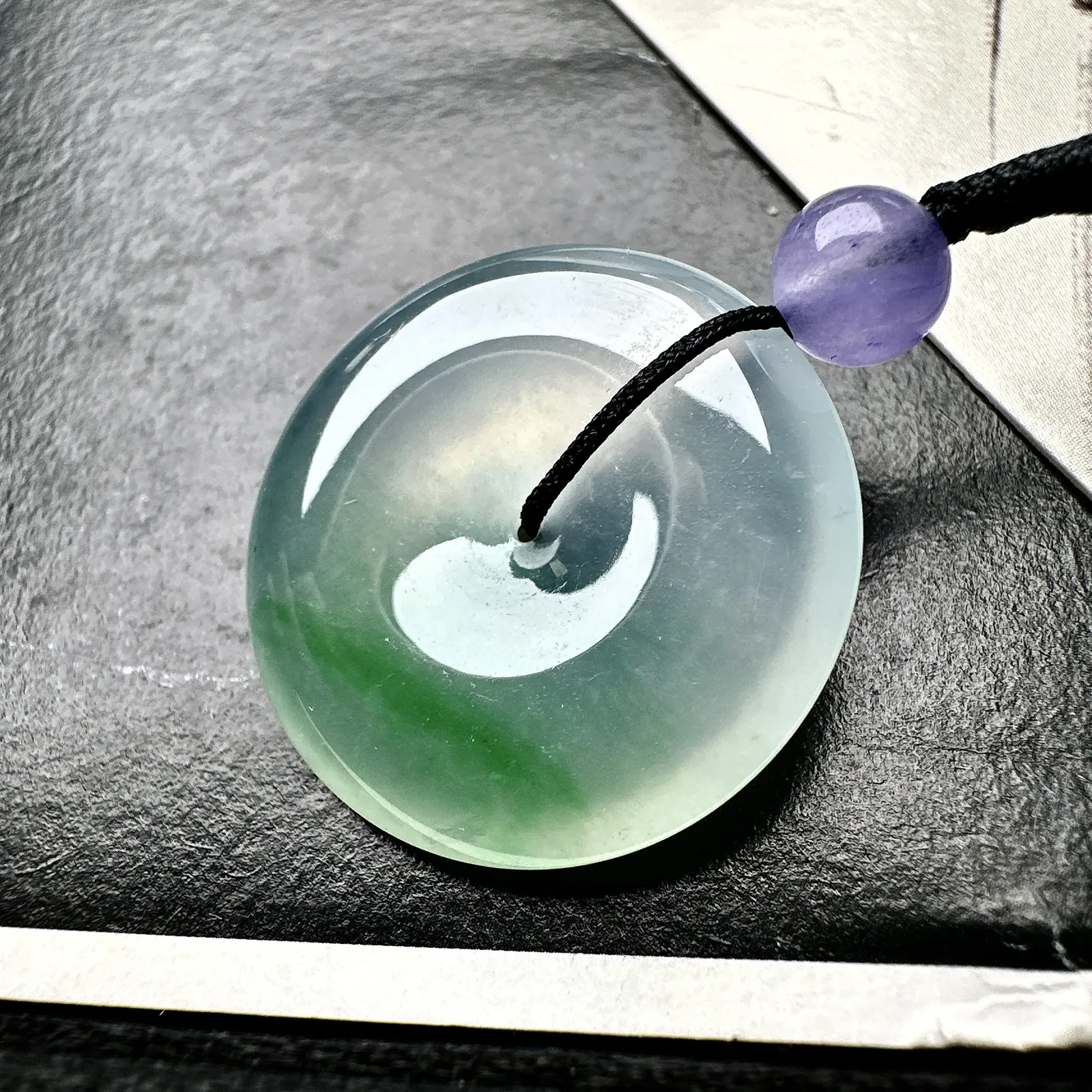 【冰种飘花平安扣】质地细腻冰润，品质很好，冰感十足，胶感明显，收藏品质