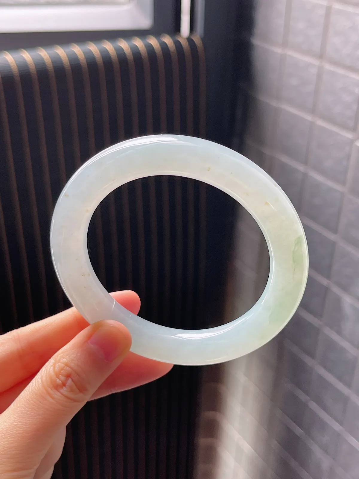 圆镯58圈口，翡翠手镯