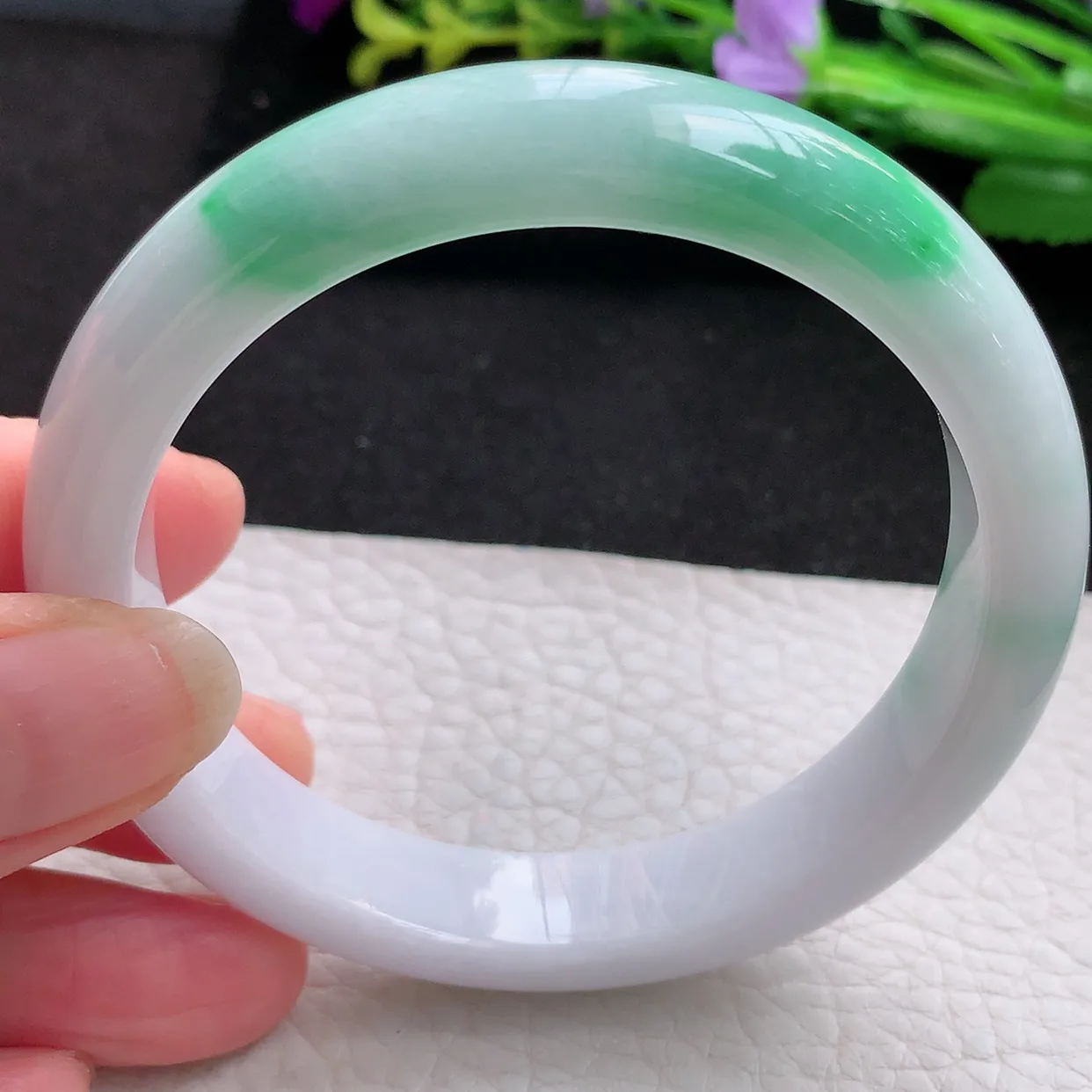 ee实拍56.5*11.6*8.3平安镯 天然翡翠A货白底青玉手镯宽边玉手环