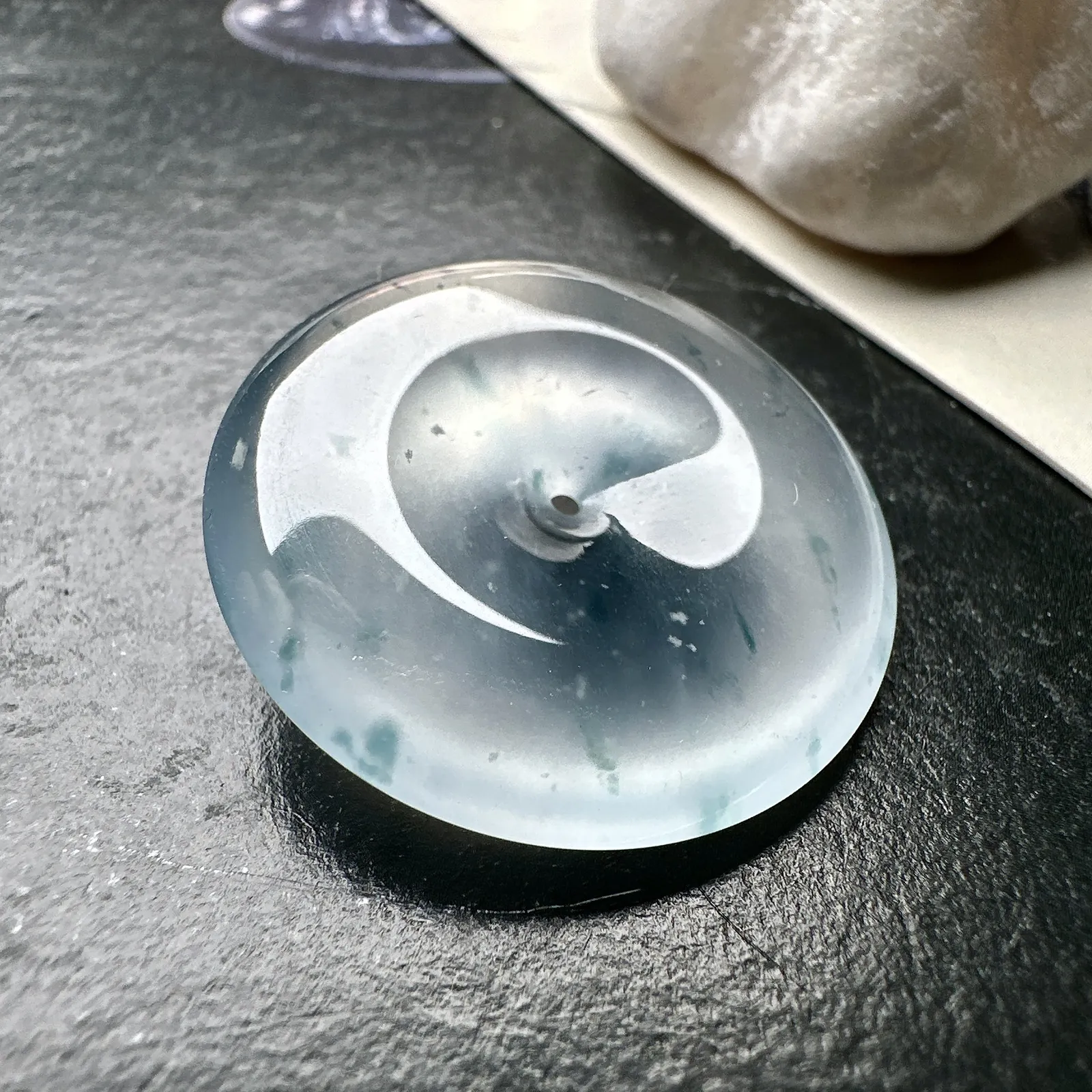 【冰种飘花平安扣】质地细腻冰润，品质很好，冰感十足，胶感明显，收藏品质。