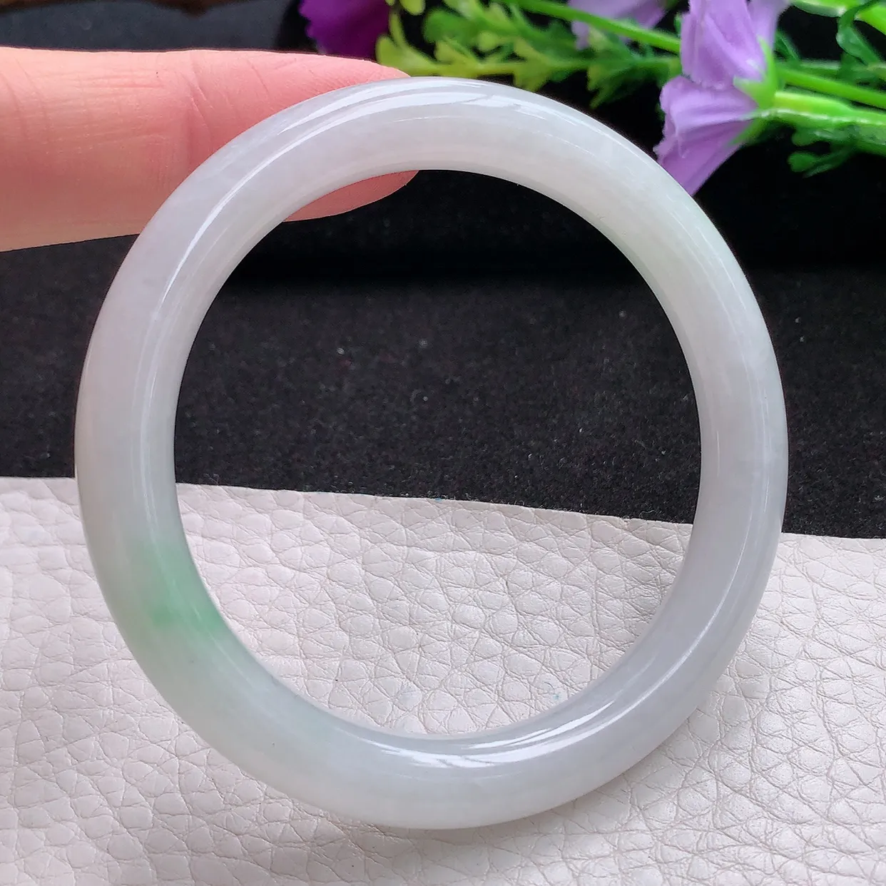 n小圈口52*8.3*8美人镯 天然翡翠A货玉手镯飘绿圆条玉镯子 叮当镯