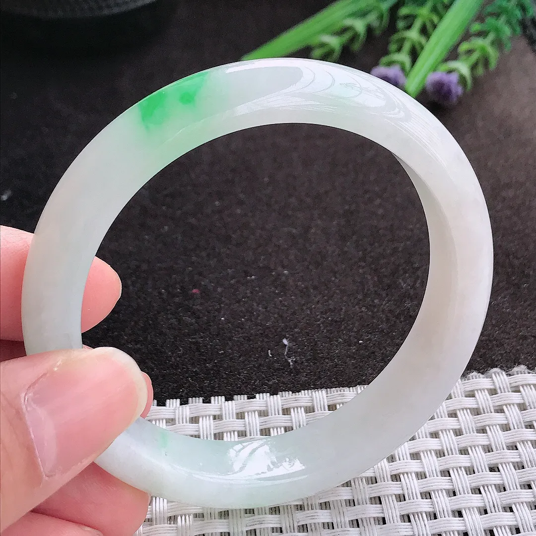 实拍A货翡翠57/12.7/8.1老坑冰胶水灵飘阳绿手镯宽边玉镯手环