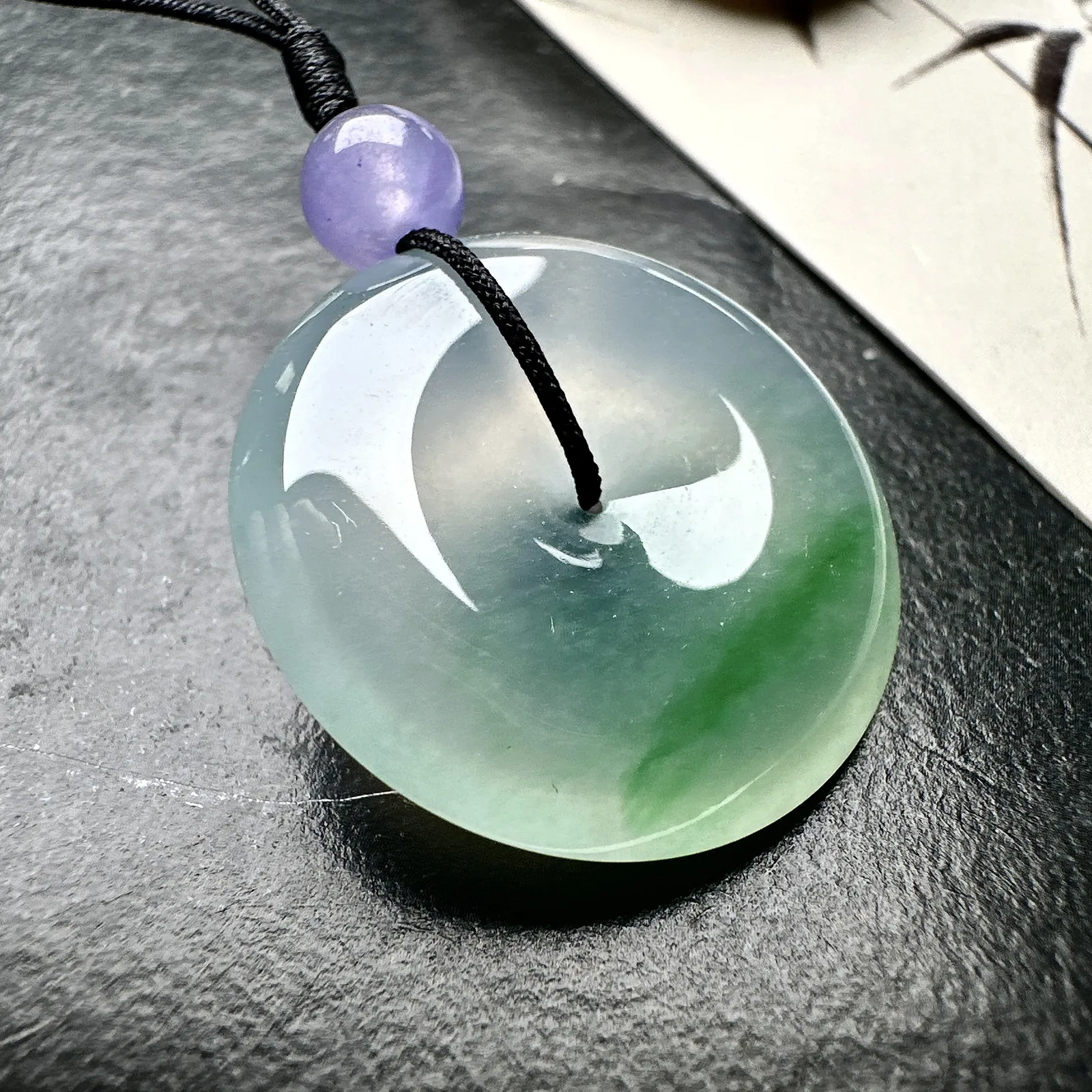 【冰种飘花平安扣】质地细腻冰润，品质很好，冰感十足，胶感明显，收藏品质