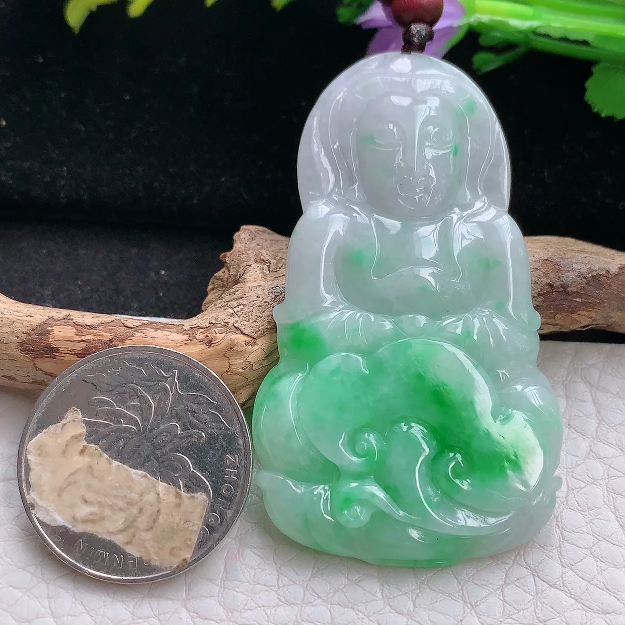 zen实拍58.6*34*5.5缅甸天然翡翠飘阳绿观音 玉观音挂件 玉吊坠