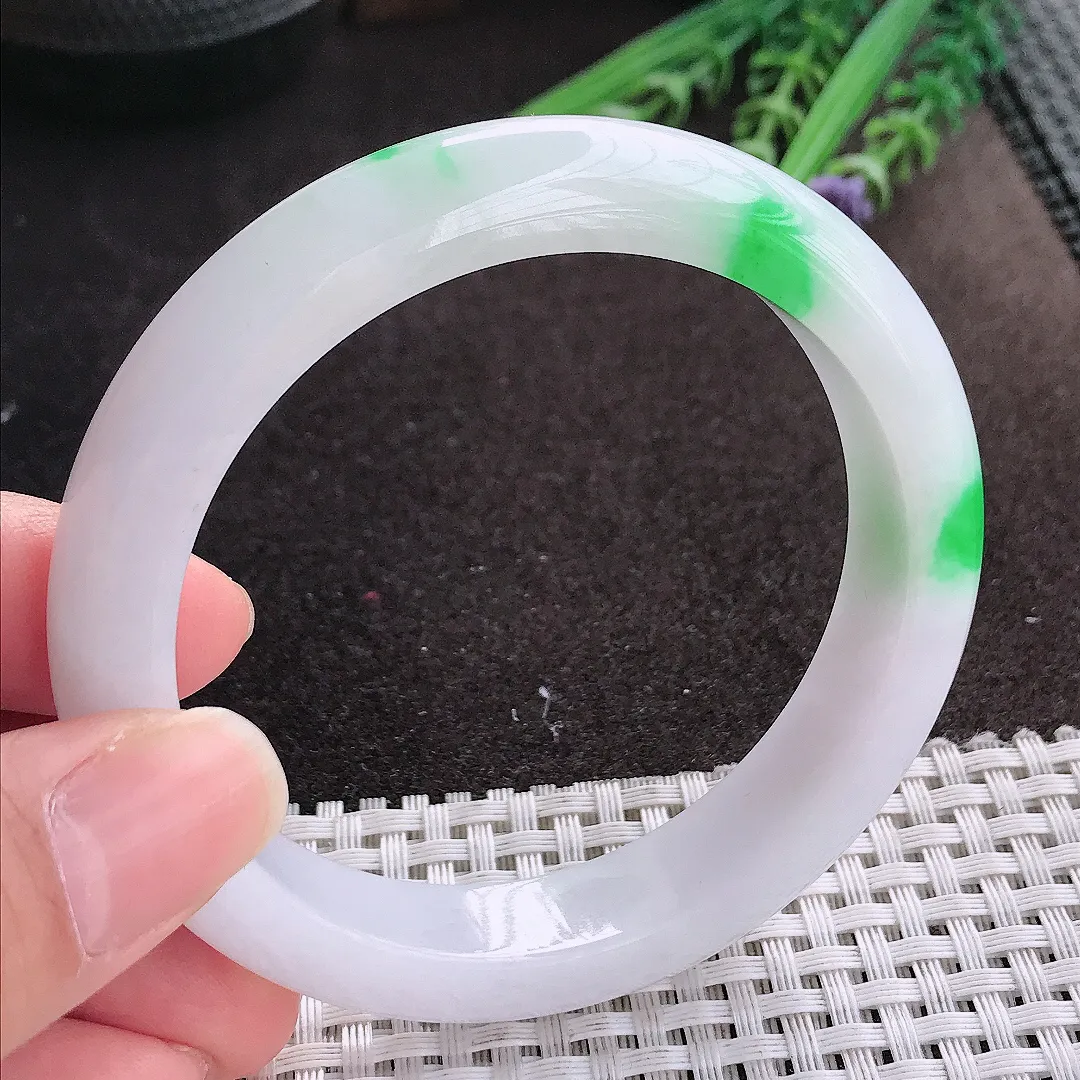 实拍A货翡翠58.5/12.5/8.8老坑冰润翠阳绿白底青手镯宽边玉镯手环