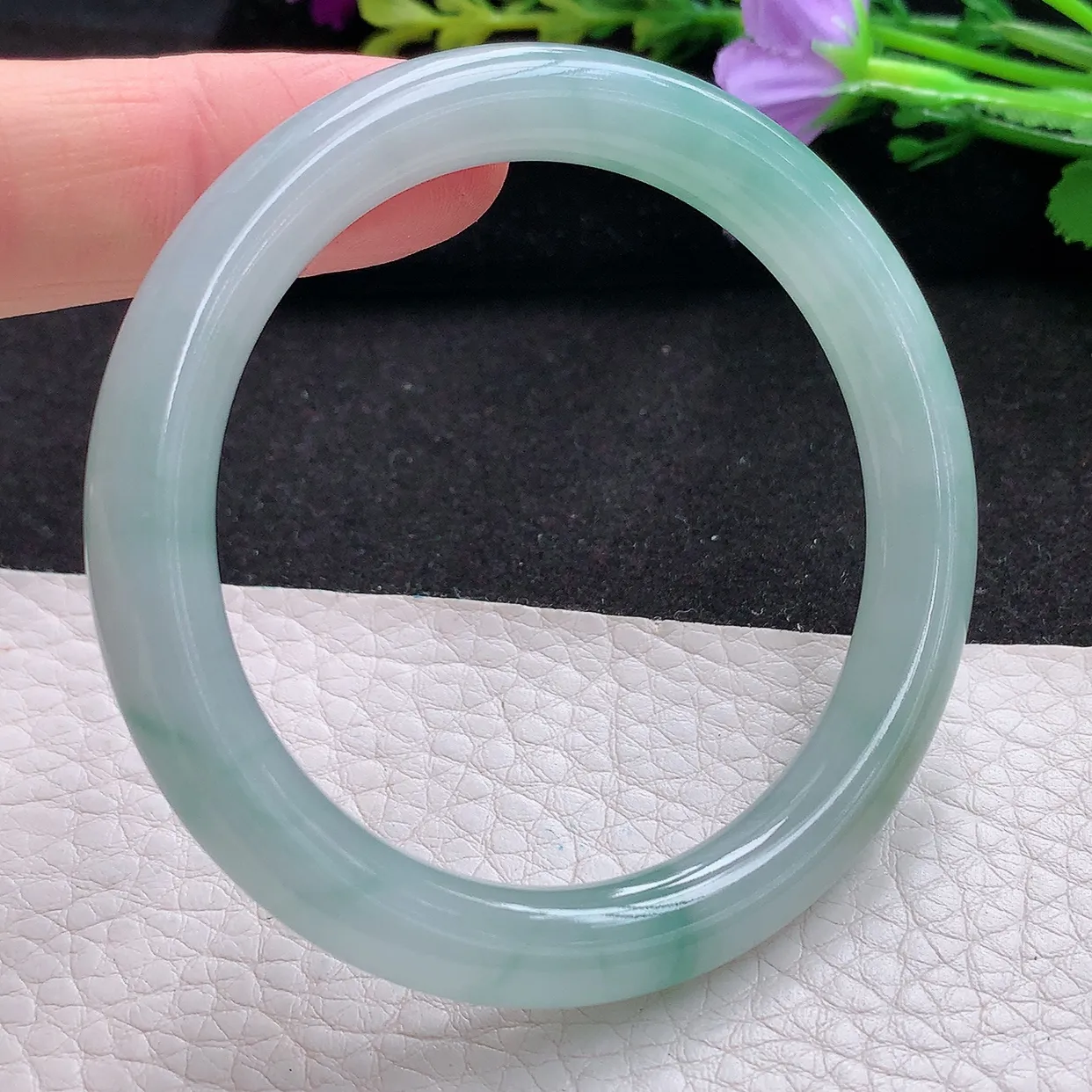 n小圈口51.5*8美人镯 天然翡翠A货玉手镯冰胶飘花圆条玉镯子 叮当镯