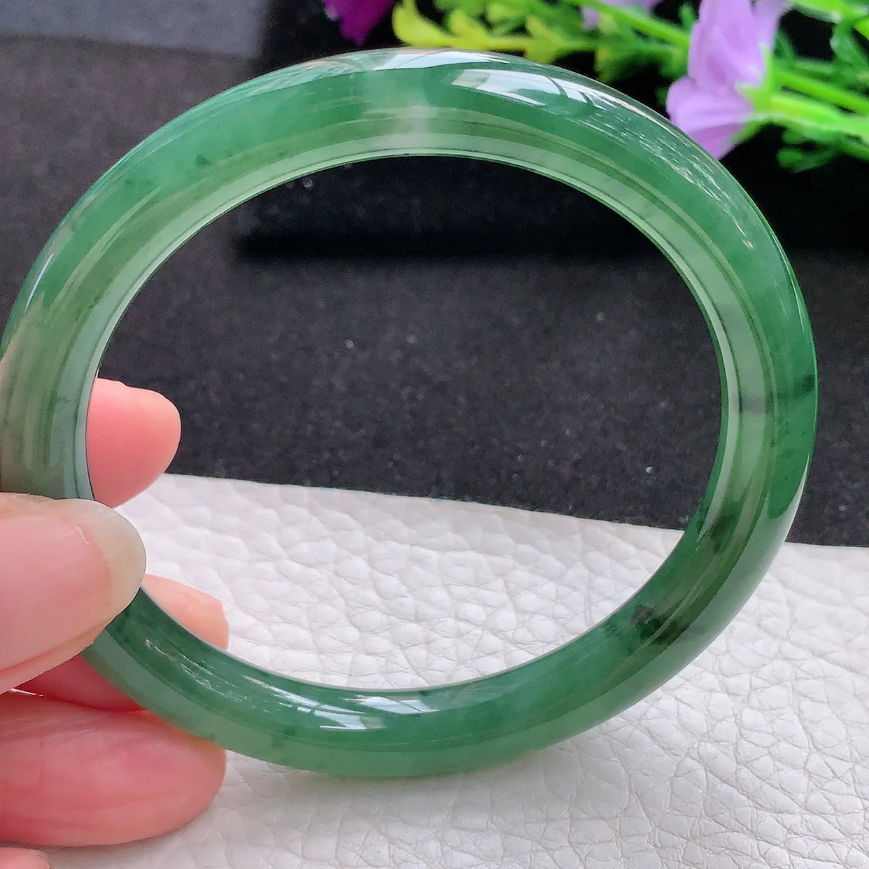 hy实拍58*8.4美人镯 天然翡翠A货手镯冰菠菜绿圆条玉镯子 叮当镯