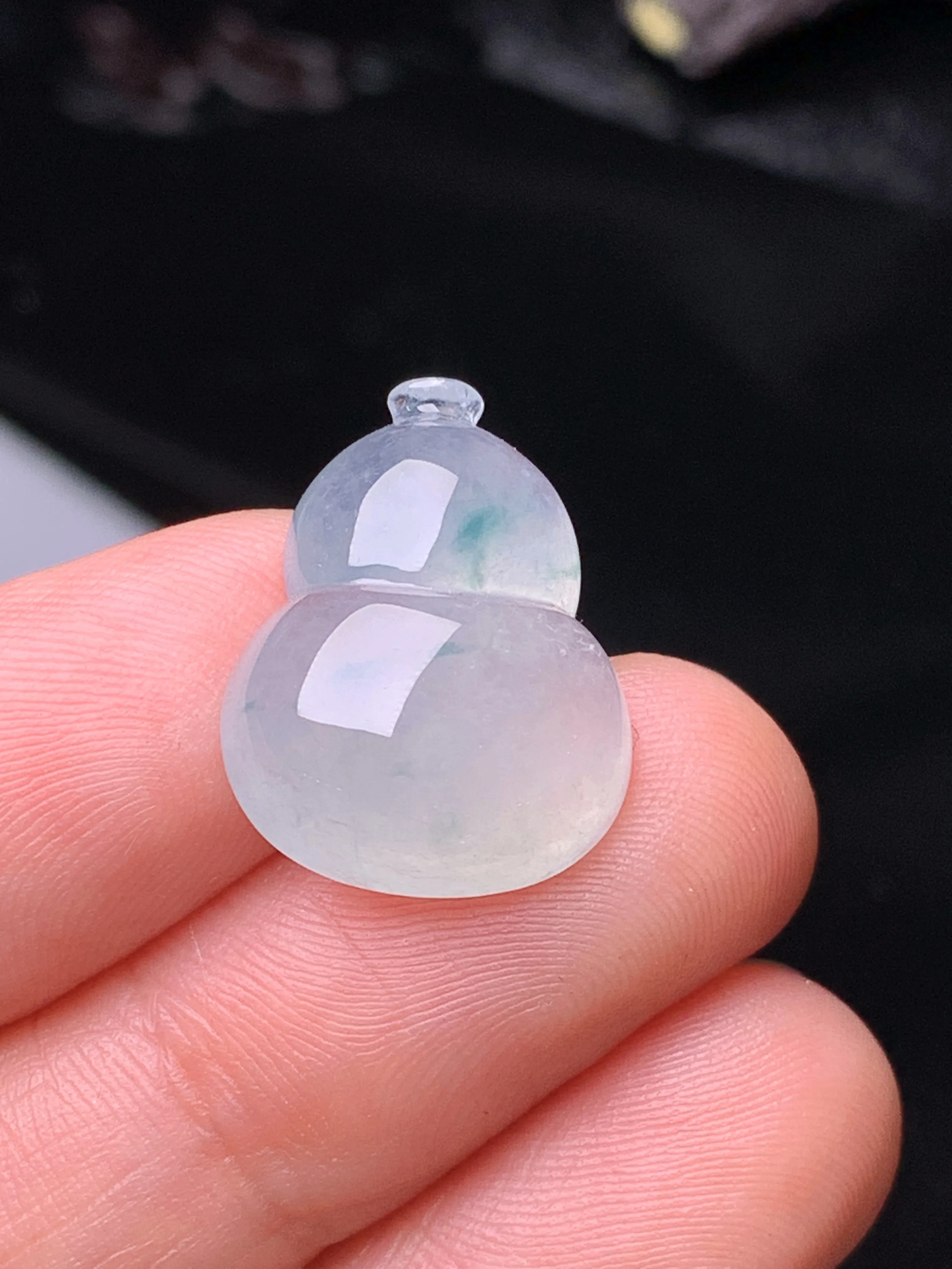 镶嵌款 冰种葫芦吊坠 玉质细腻 色泽清新艳丽 整体尺寸19*14.2*6.2