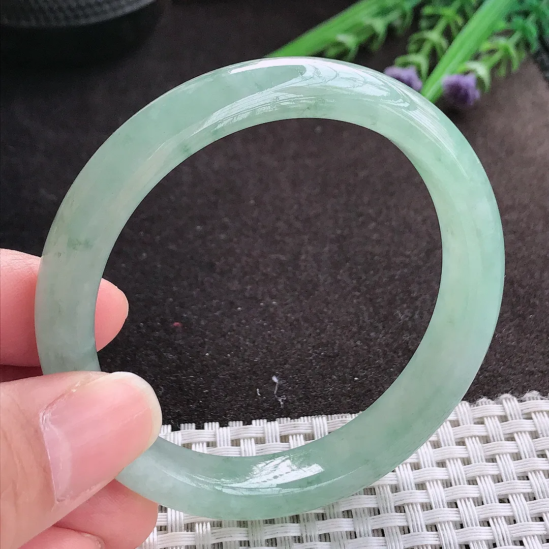 实拍A货翡翠56/11.2/7.8老坑冰润起胶冰晴飘绿手镯宽边玉镯手环