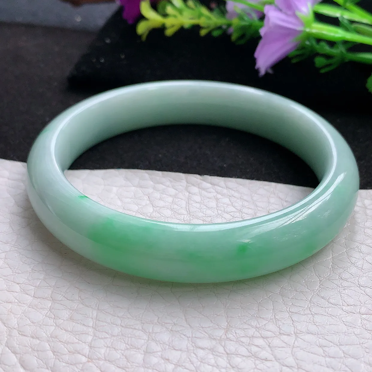 jm大圈口60*12.3*8.5平安镯 天然翡翠A货飘绿玉手镯水润宽边玉手环