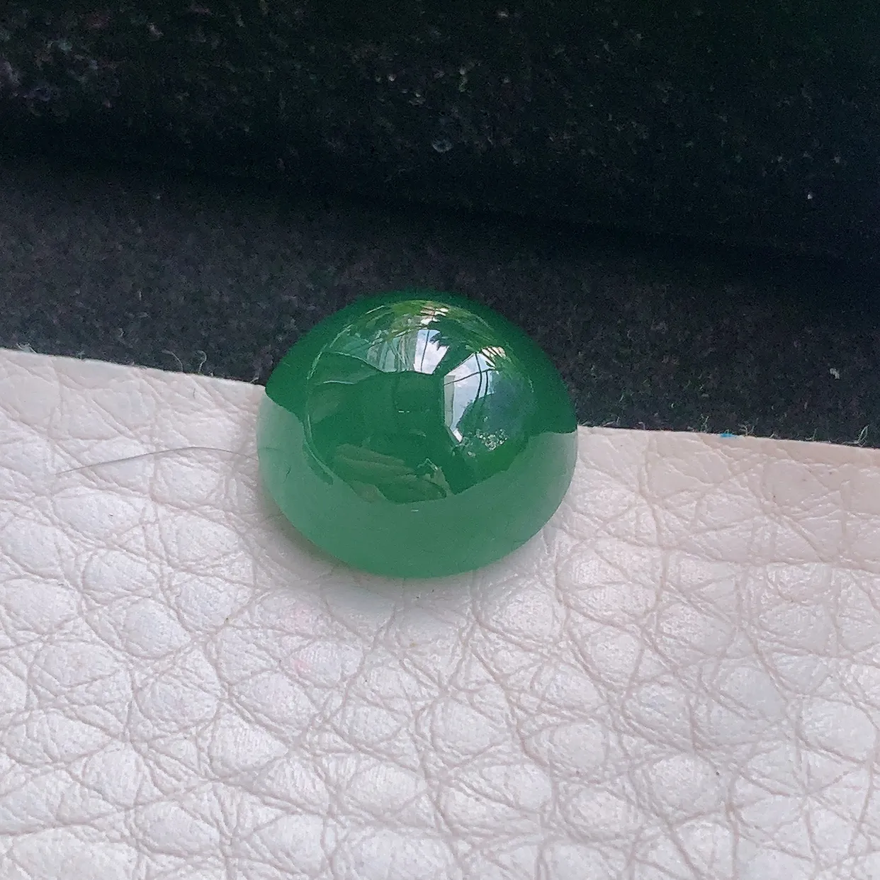 axm实拍14.7*14*8.8天然缅甸翡翠a货冰满绿饱满蛋面 鸽子蛋