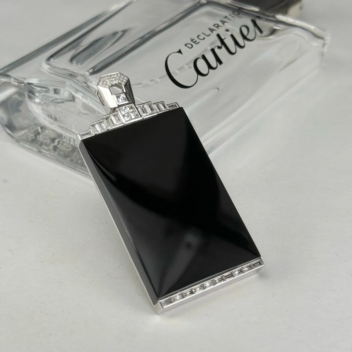 精品18k墨翠无事牌 种好色正 黑度极好 打灯通透 油性十足 尺寸57.3