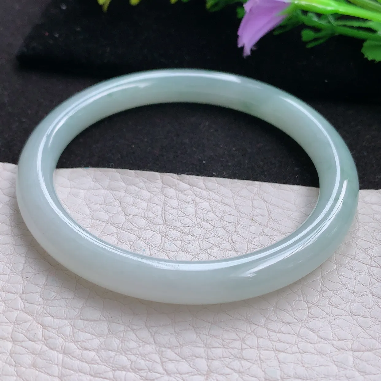 xx实拍57*8.2美人镯 天然翡翠A货飘花水润圆条玉手环 叮当镯