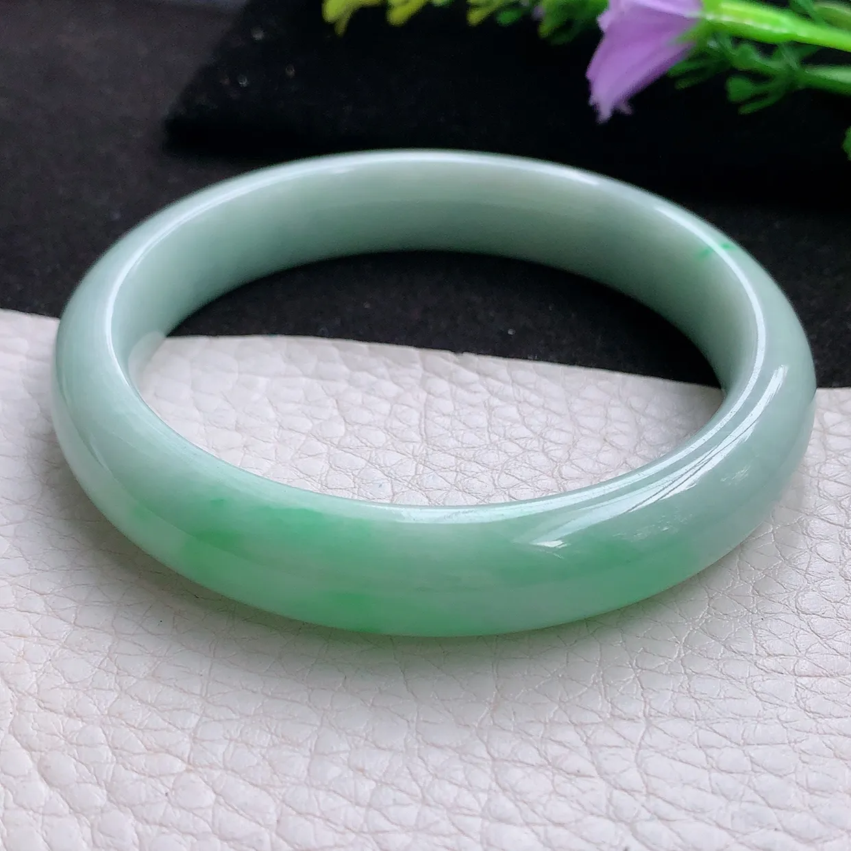 jm大圈口60*12.3*8.5平安镯 天然翡翠A货飘绿玉手镯水润宽边玉手环