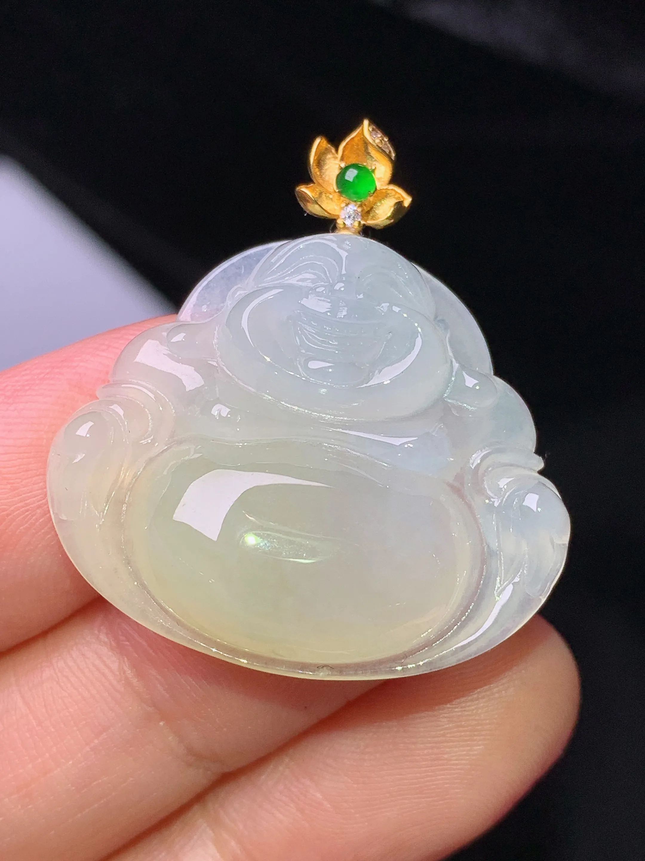 18k金镶嵌飘黄翡佛公吊坠 玉质细腻 色泽清新艳丽 整体尺寸32*28.8*6.5