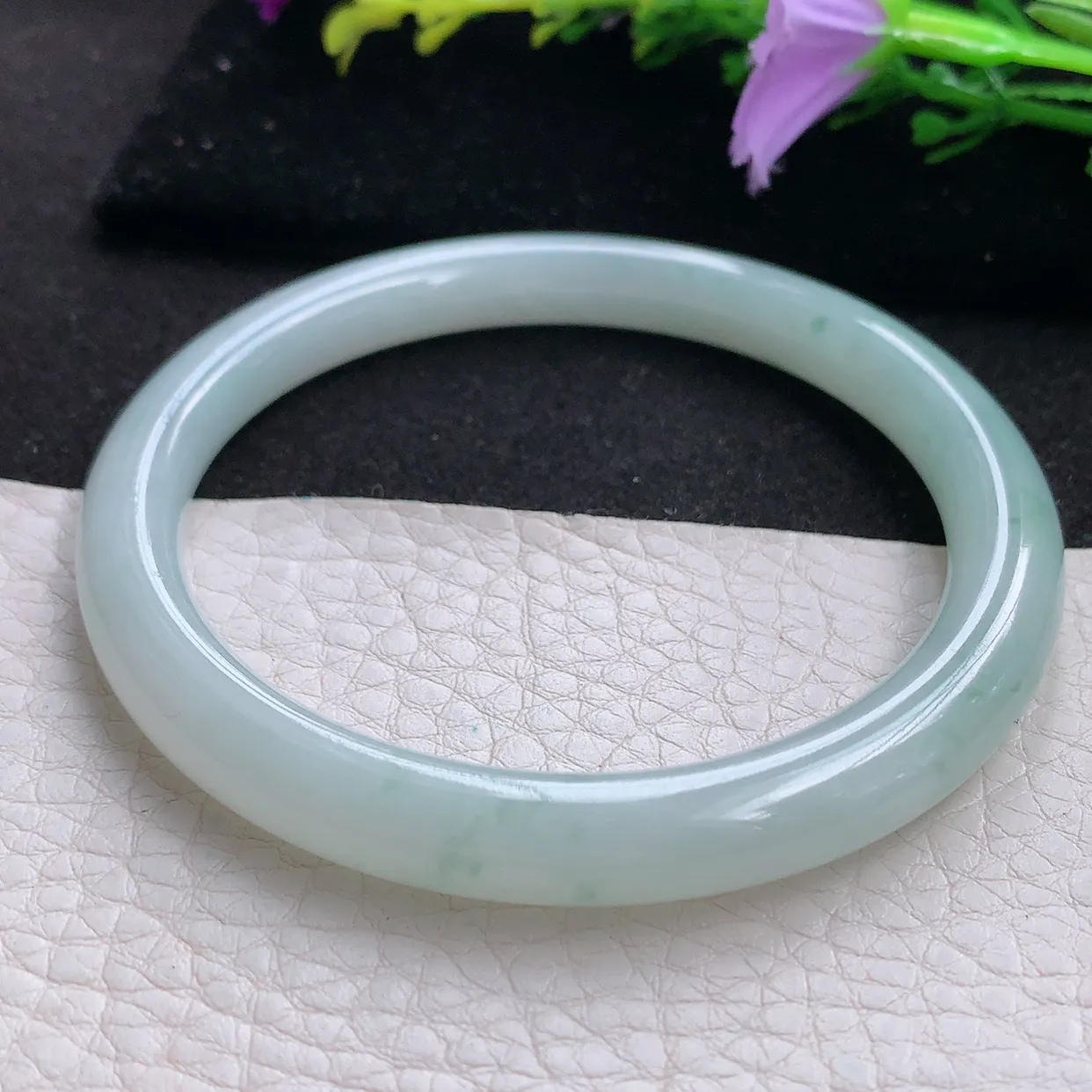 xx实拍57*8.2美人镯 天然翡翠A货飘花水润圆条玉手环 叮当镯