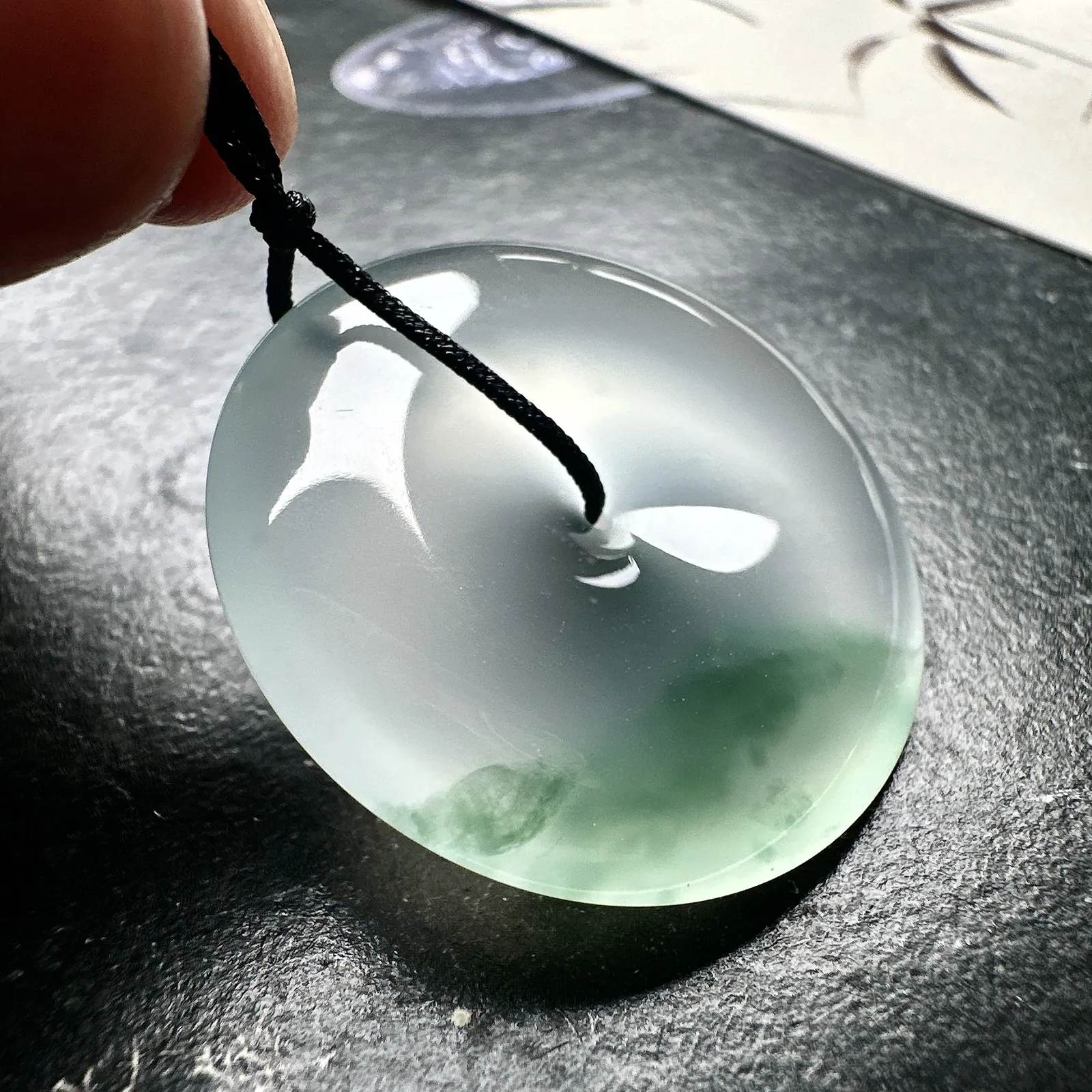 【冰种飘花平安扣】质地细腻冰润，品质很好，冰感十足，胶感明显，收藏品质