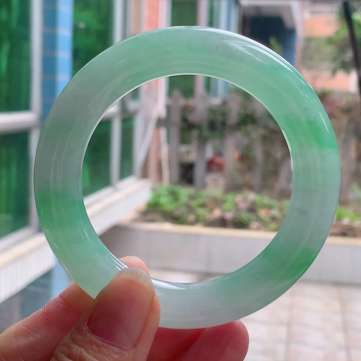 yh收藏款54*12*11.7胖圆镯 天然翡翠A货飘绿玉手镯冰飘绿圆条玉手环 美人镯