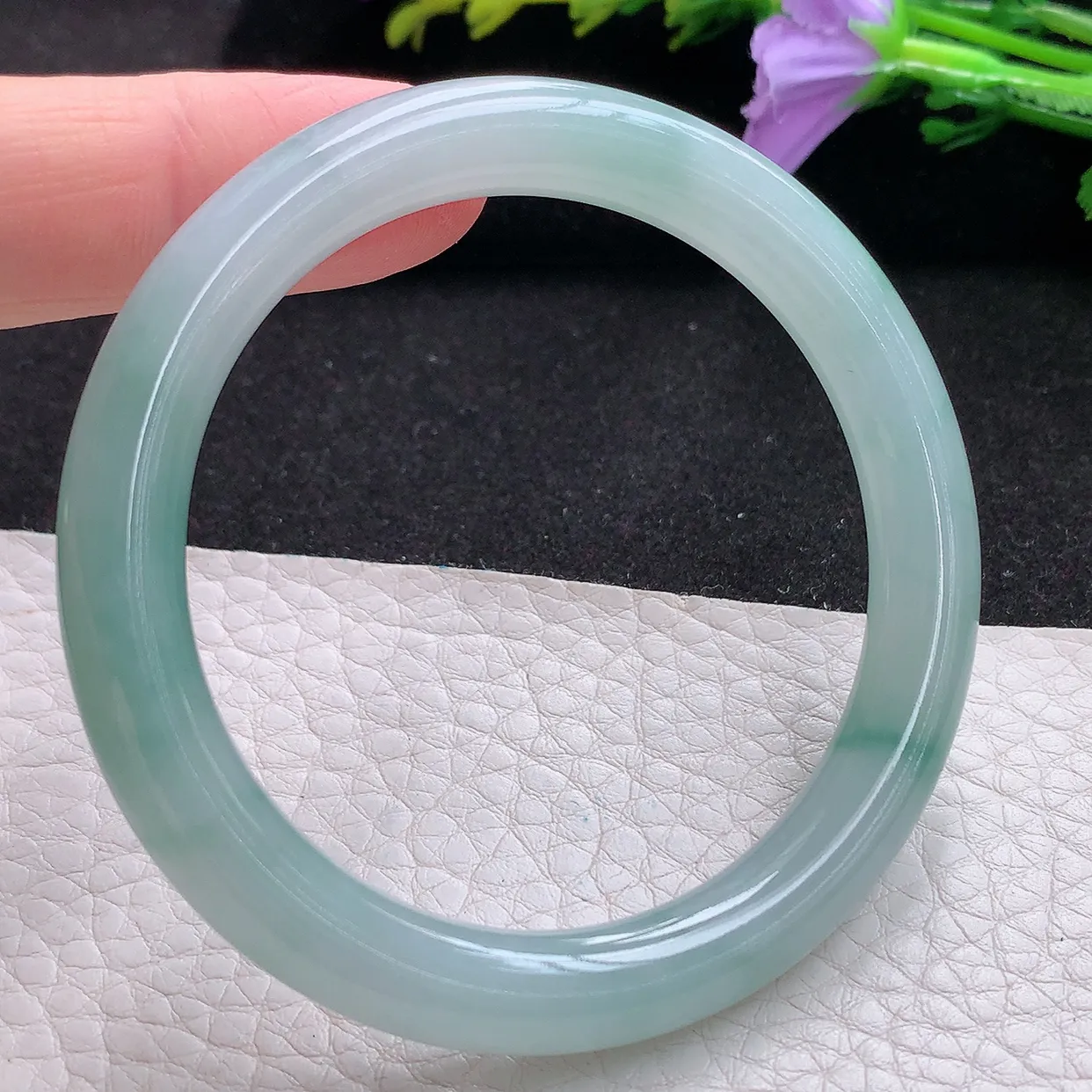 n小圈口51.5*8美人镯 天然翡翠A货玉手镯冰胶飘花圆条玉镯子 叮当镯