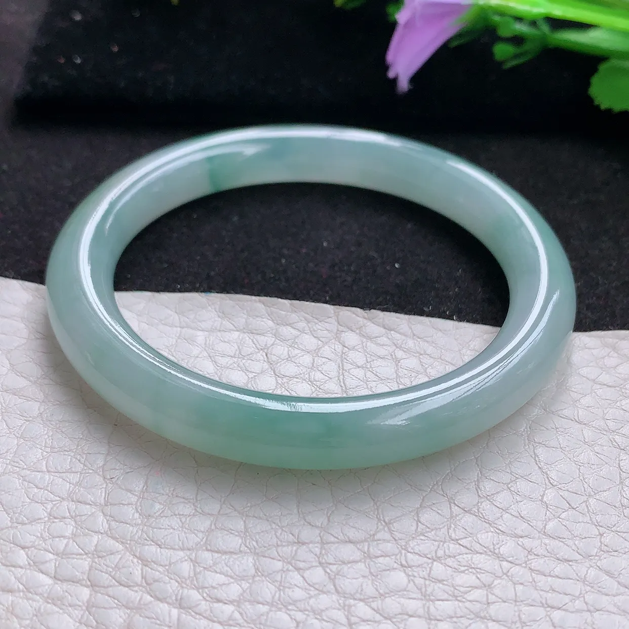 n小圈口51.5*8美人镯 天然翡翠A货玉手镯冰胶飘花圆条玉镯子 叮当镯