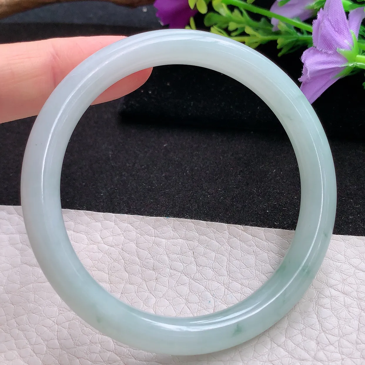 xx实拍57*8.2美人镯 天然翡翠A货飘花水润圆条玉手环 叮当镯