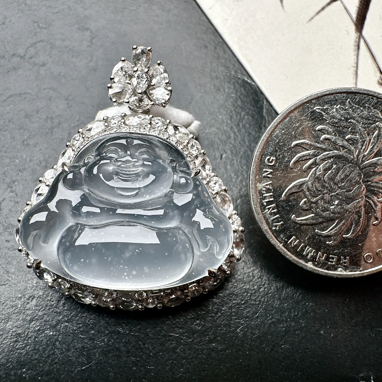 【冰种佛公吊坠】老坑雪花棉，种水上乘，晶莹剔透，纯净通透，莹光感很强，18k金钻镶嵌，裸石尺寸19*25.8*5.5毫米