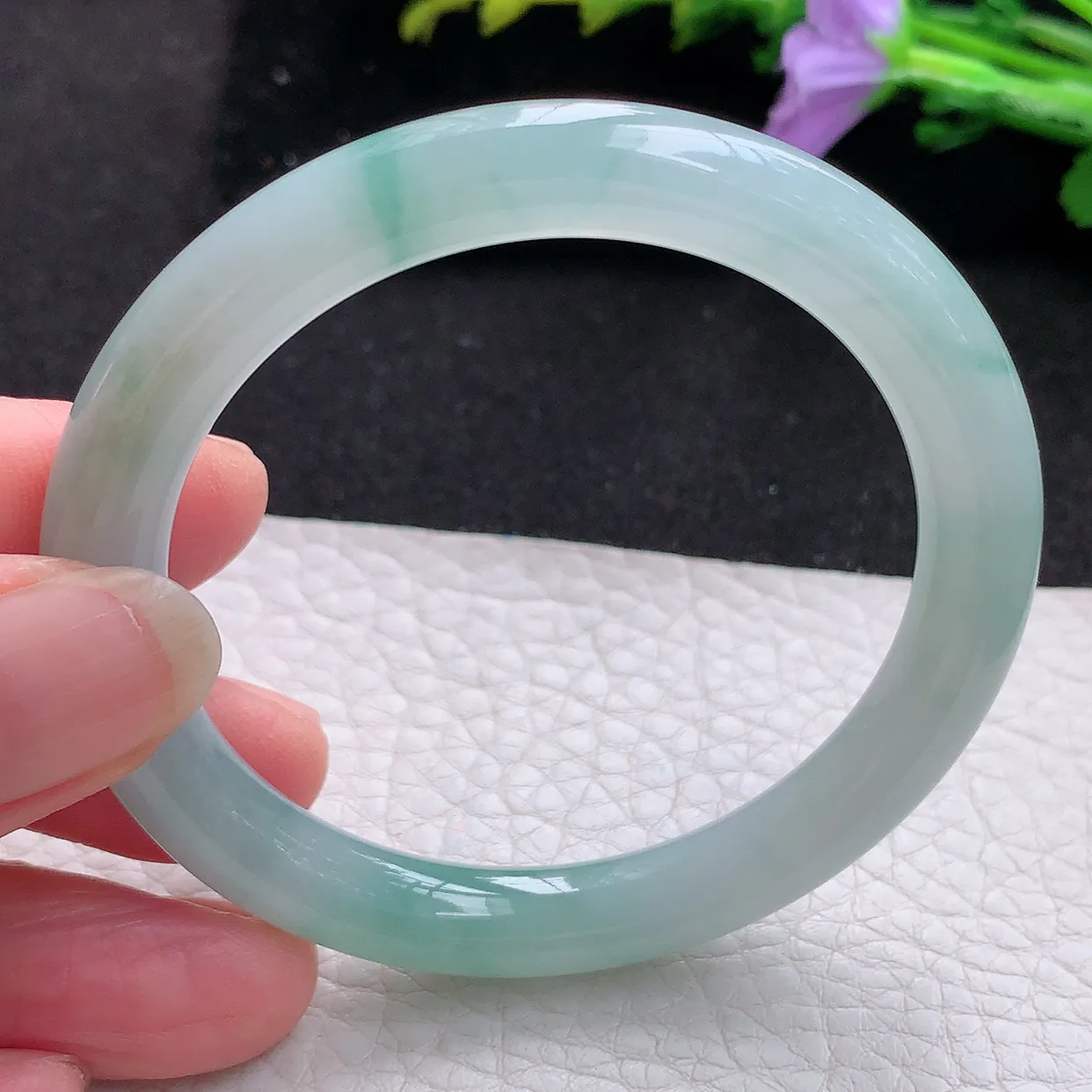 n小圈口51.5*8美人镯 天然翡翠A货玉手镯冰胶飘花圆条玉镯子 叮当镯