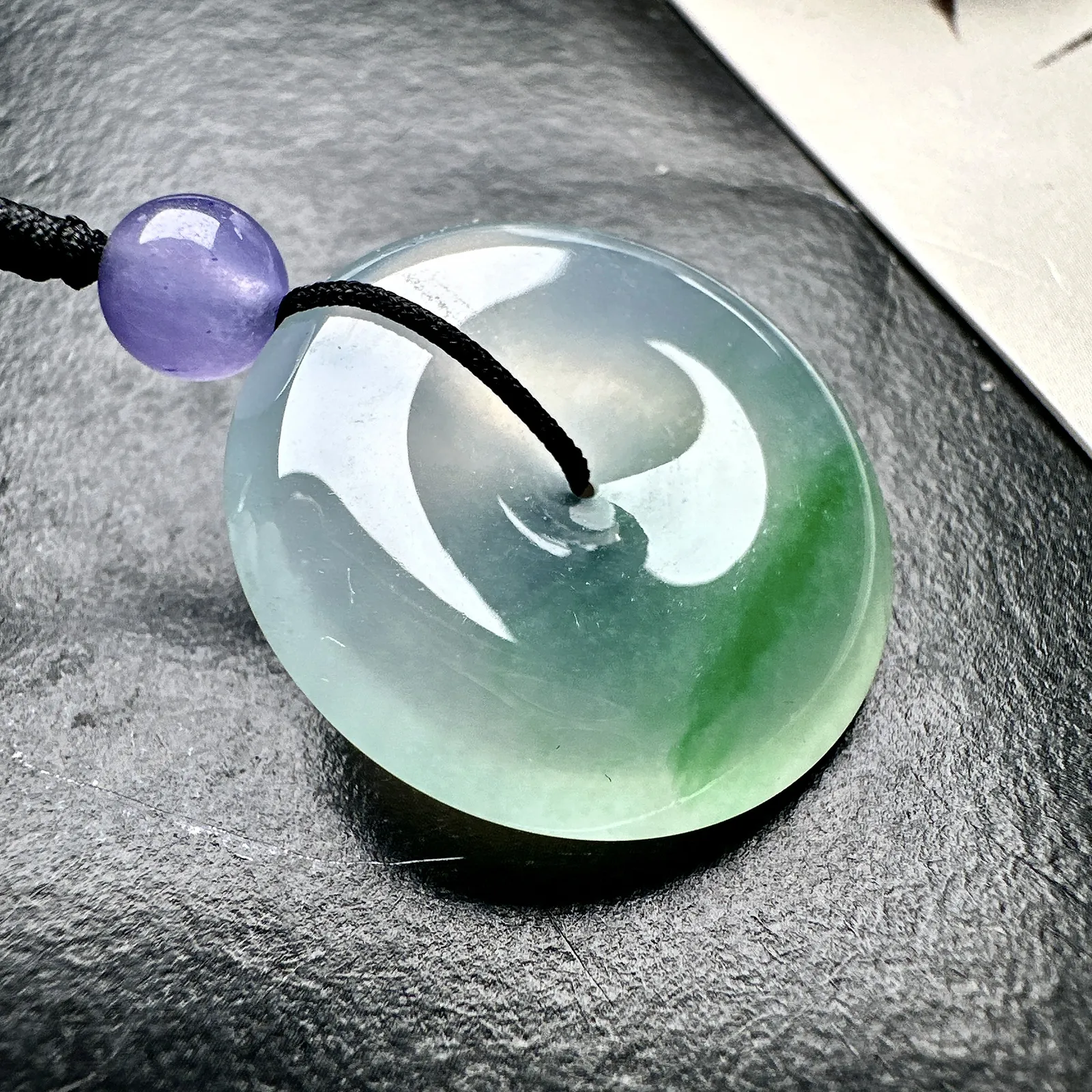 【冰种飘花平安扣】质地细腻冰润，品质很好，冰感十足，胶感明显，收藏品质