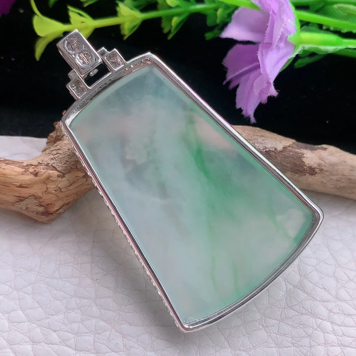 axm自然光58.2*33.8*8.2天然缅甸翡翠a货冰飘金丝绿山水 大好河山玉吊坠 玉挂件