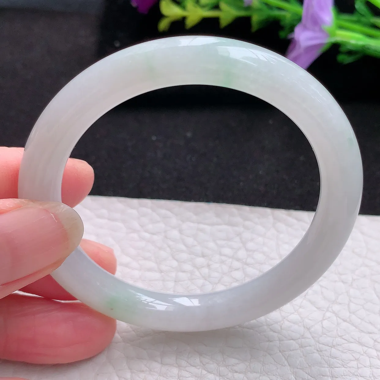 n小圈口52*8.3*8美人镯 天然翡翠A货玉手镯飘绿圆条玉镯子 叮当镯