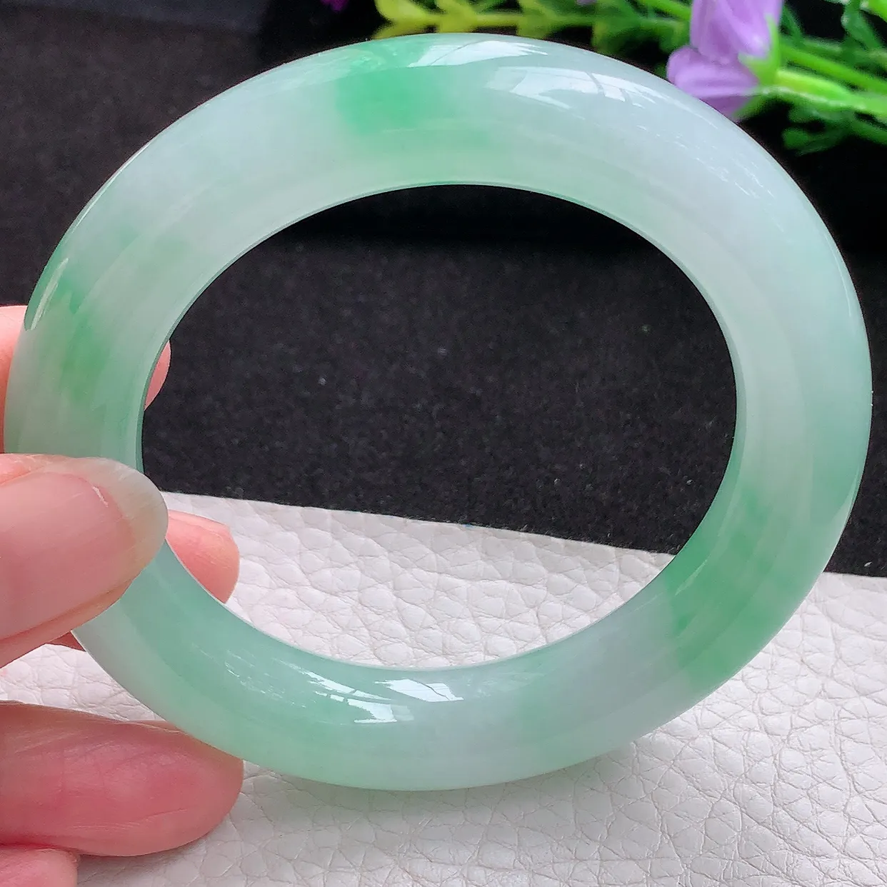 yh收藏款54*12*11.7胖圆镯 天然翡翠A货飘绿玉手镯冰飘绿圆条玉手环 美人镯