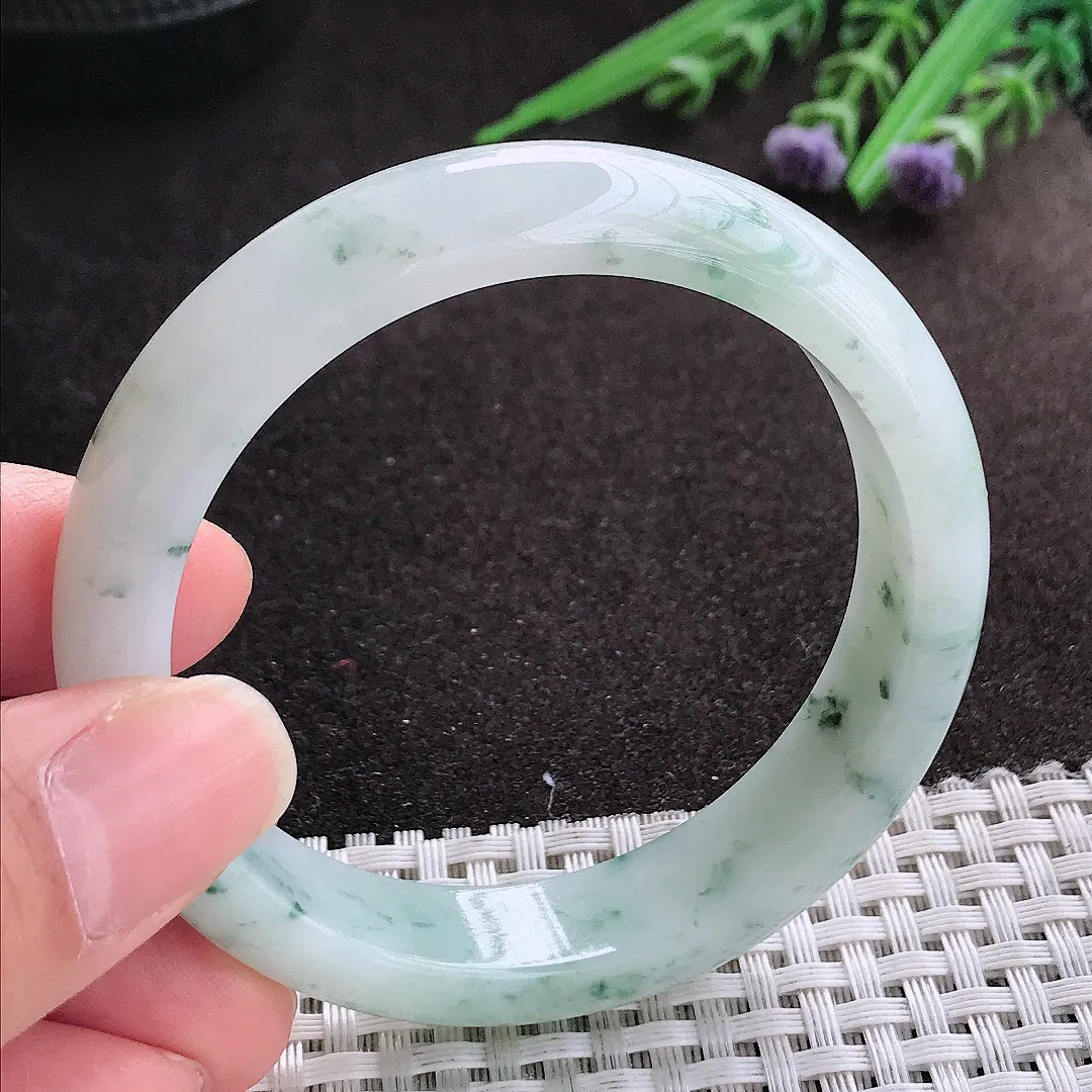实拍A货翡翠54/13/7.7老坑精美秀气飘花手镯宽边玉镯手环