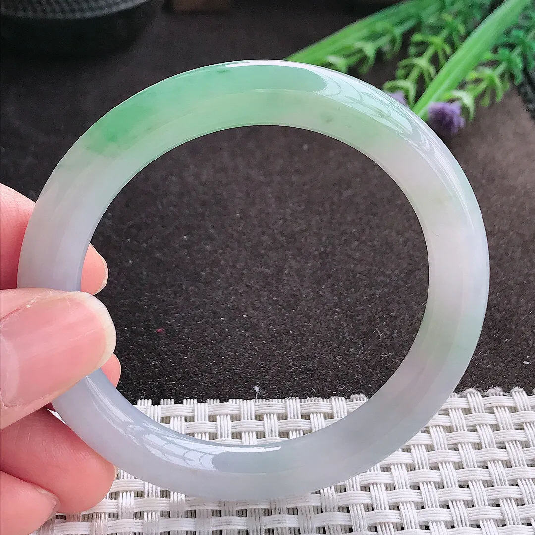 实拍A货翡翠54/8.7/9.2老坑冰润起胶飘绿圆条手镯玉镯手环