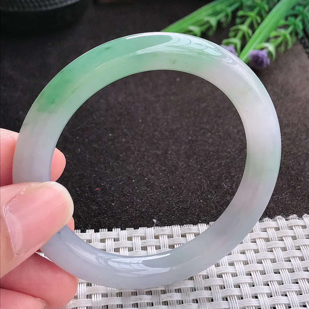 实拍A货翡翠54/8.7/9.2老坑冰润起胶飘绿圆条手镯玉镯手环