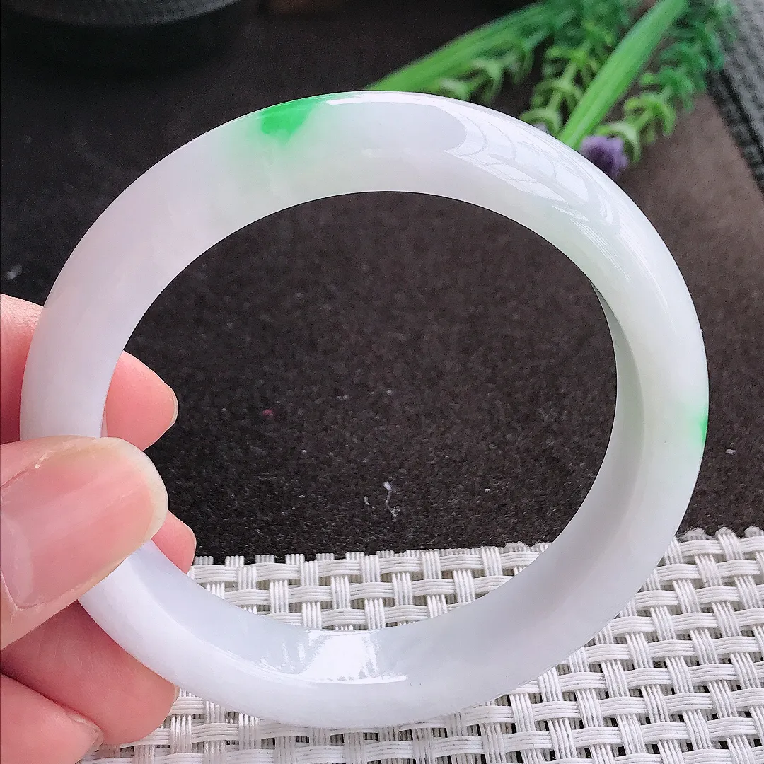 实拍A货翡翠58.5/12.5/8.8老坑冰润翠阳绿白底青手镯宽边玉镯手环