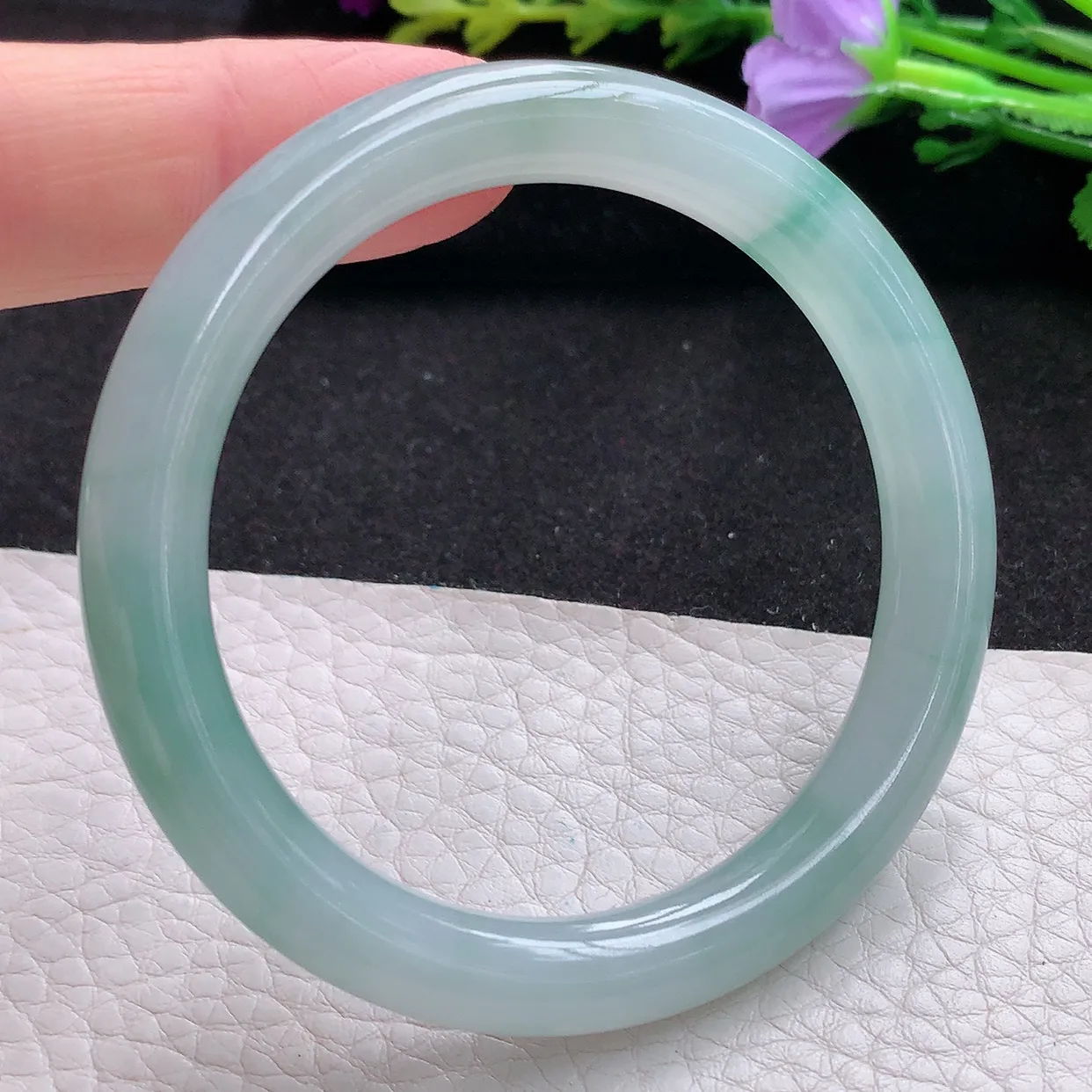 n小圈口51.5*8美人镯 天然翡翠A货玉手镯冰胶飘花圆条玉镯子 叮当镯