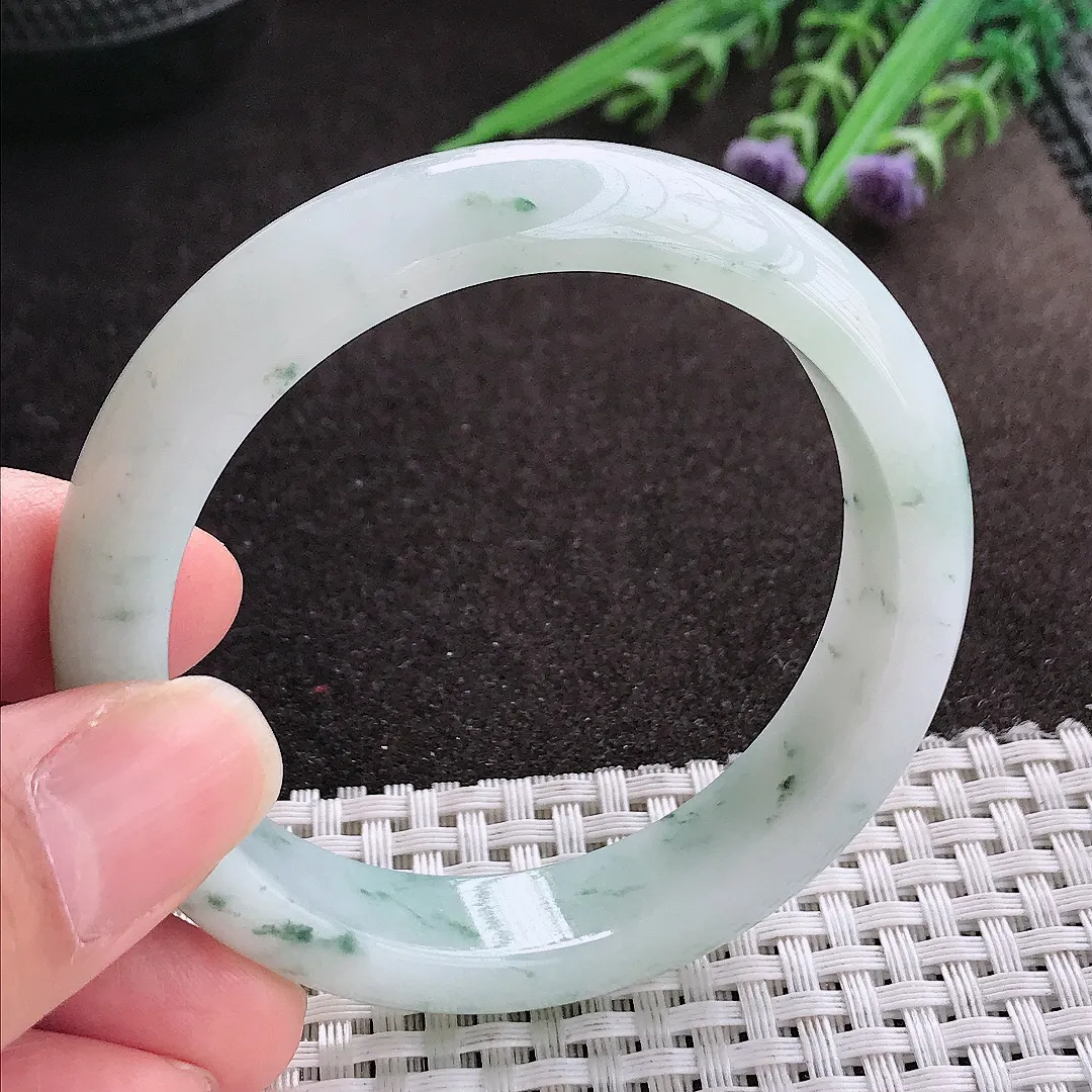 实拍A货翡翠54/13/7.7老坑精美秀气飘花手镯宽边玉镯手环