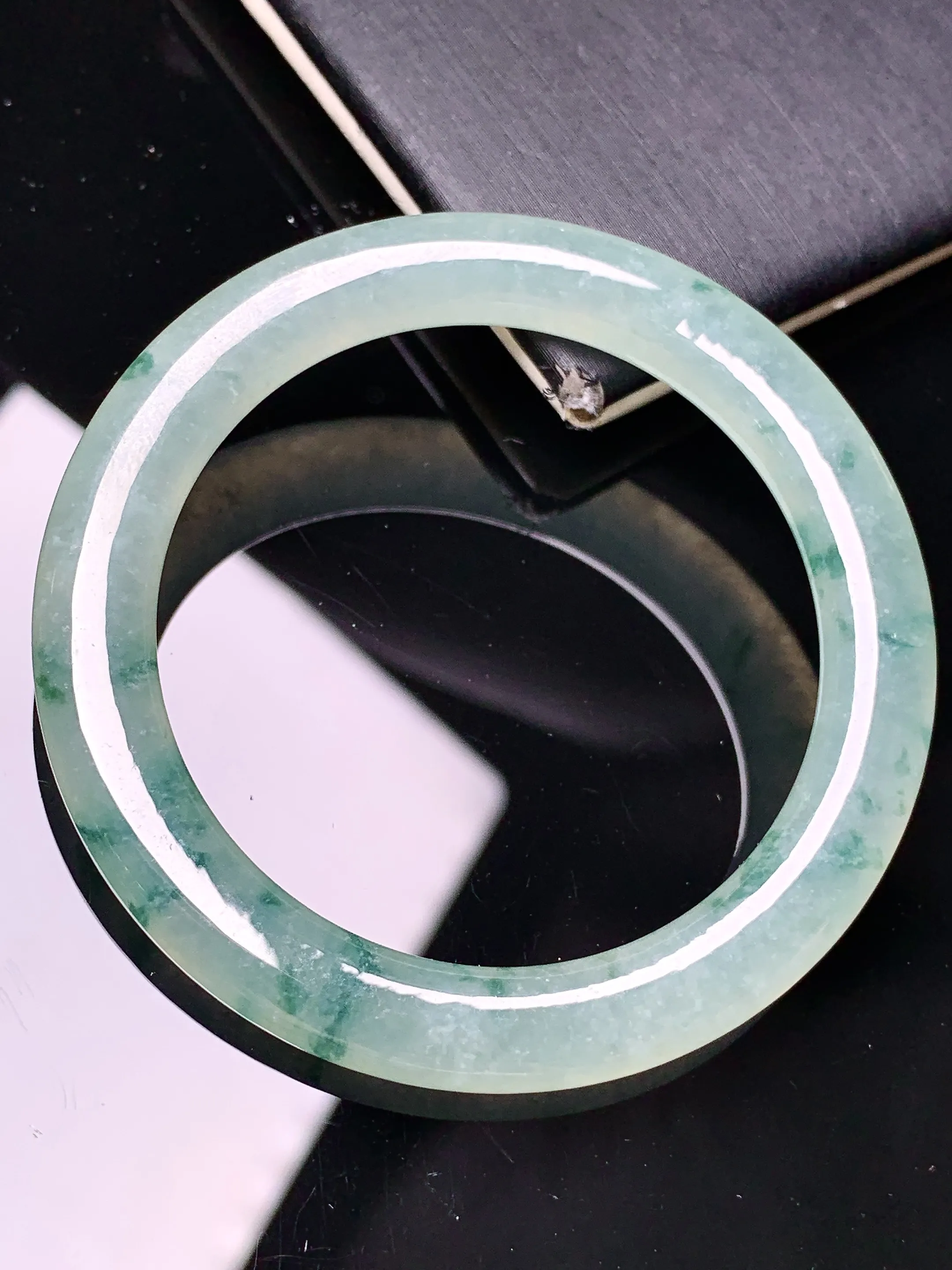 飘花平安环吊坠 玉质细腻 色泽清新艳丽 整体尺寸53*5.8*6.6