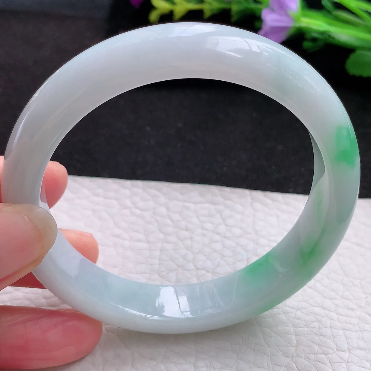 yh大圈口60*12.8*8.2平安镯 天然翡翠A货手镯细润白底青宽边玉手环