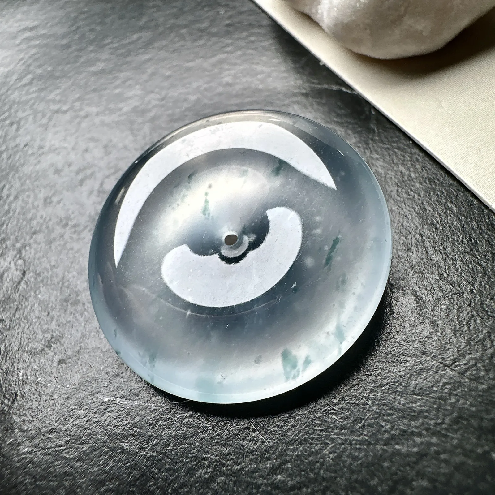 【冰种飘花平安扣】质地细腻冰润，品质很好，冰感十足，胶感明显，收藏品质。