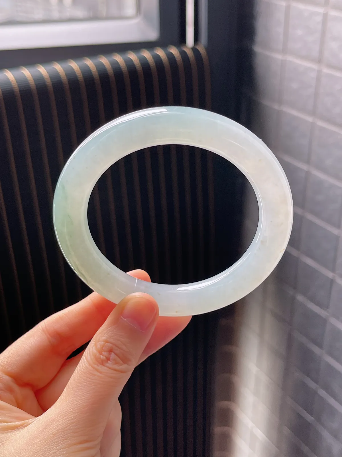 圆镯58圈口，翡翠手镯