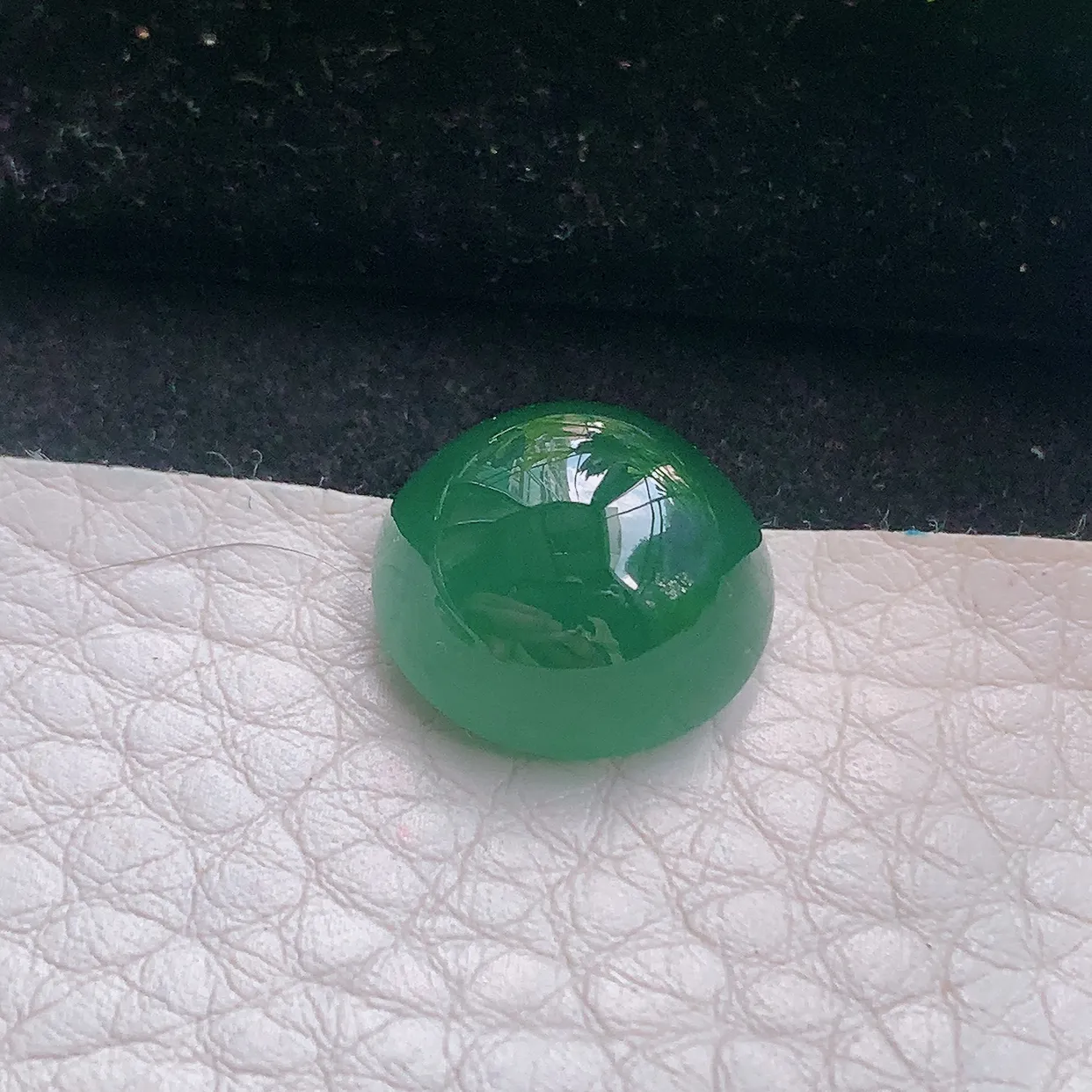 axm实拍14.7*14*8.8天然缅甸翡翠a货冰满绿饱满蛋面 鸽子蛋